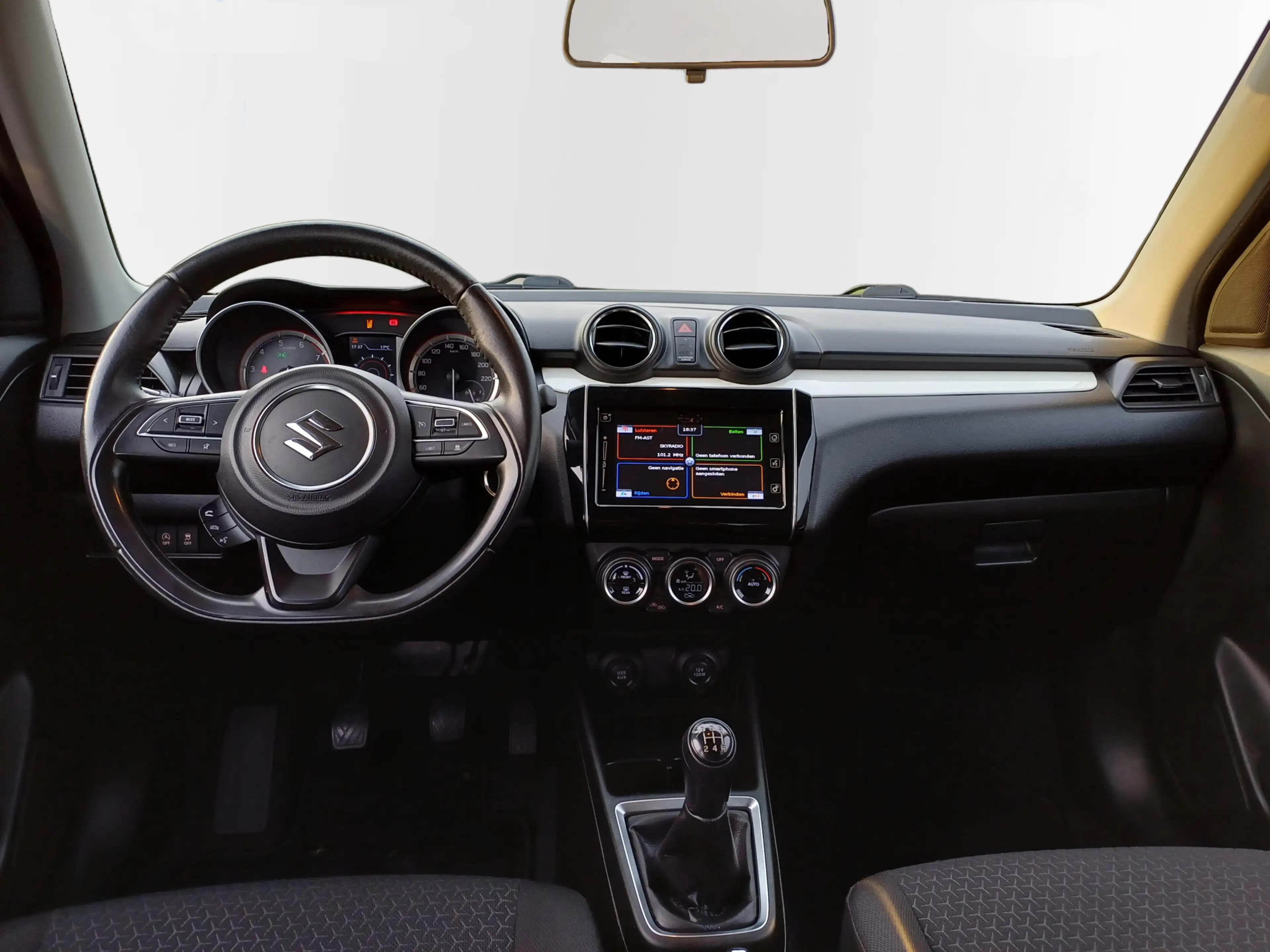 Suzuki Swift 1.0 Stijl Smart Hybrid /Clima/Cruise/Camera/Carpla — photo 22
