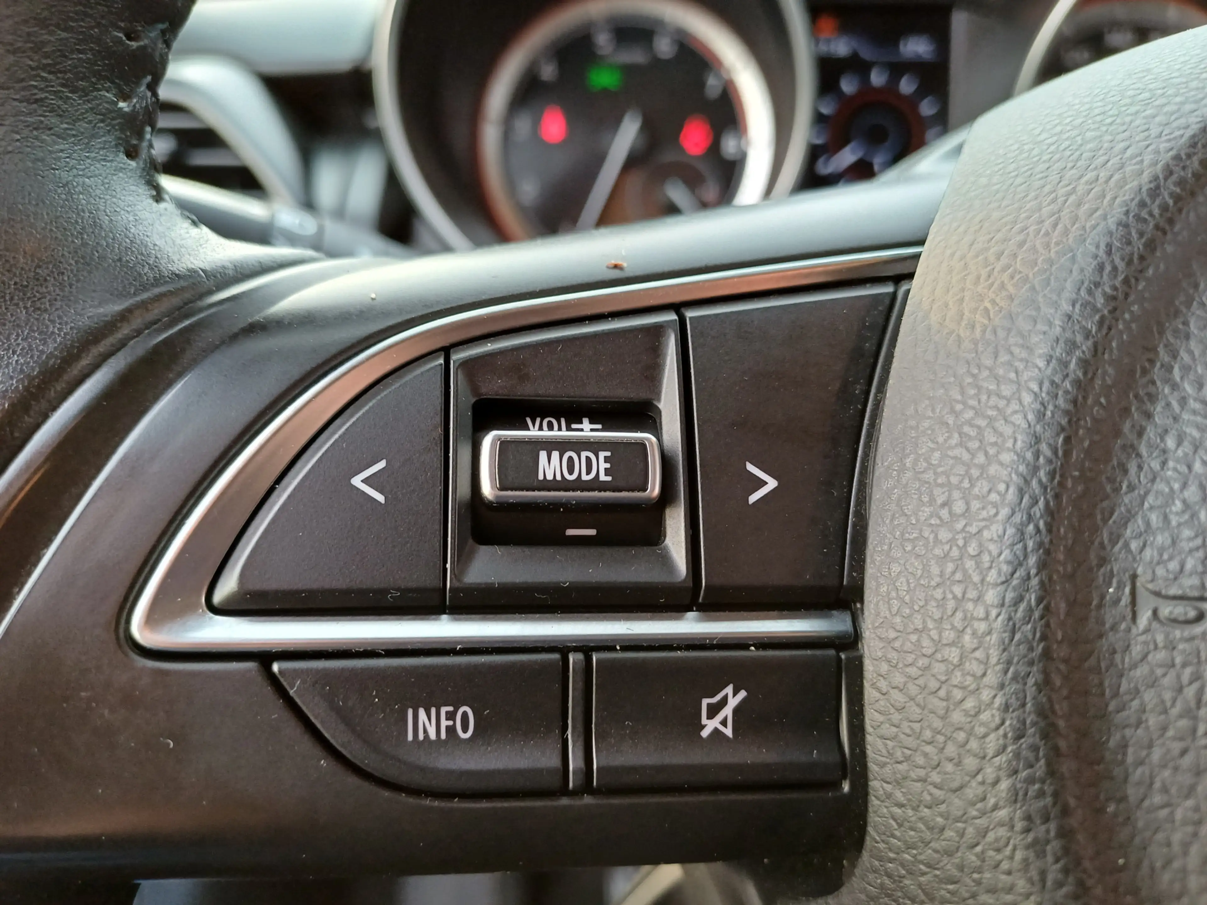 Suzuki Swift 1.0 Stijl Smart Hybrid /Clima/Cruise/Camera/Carpla — photo 36