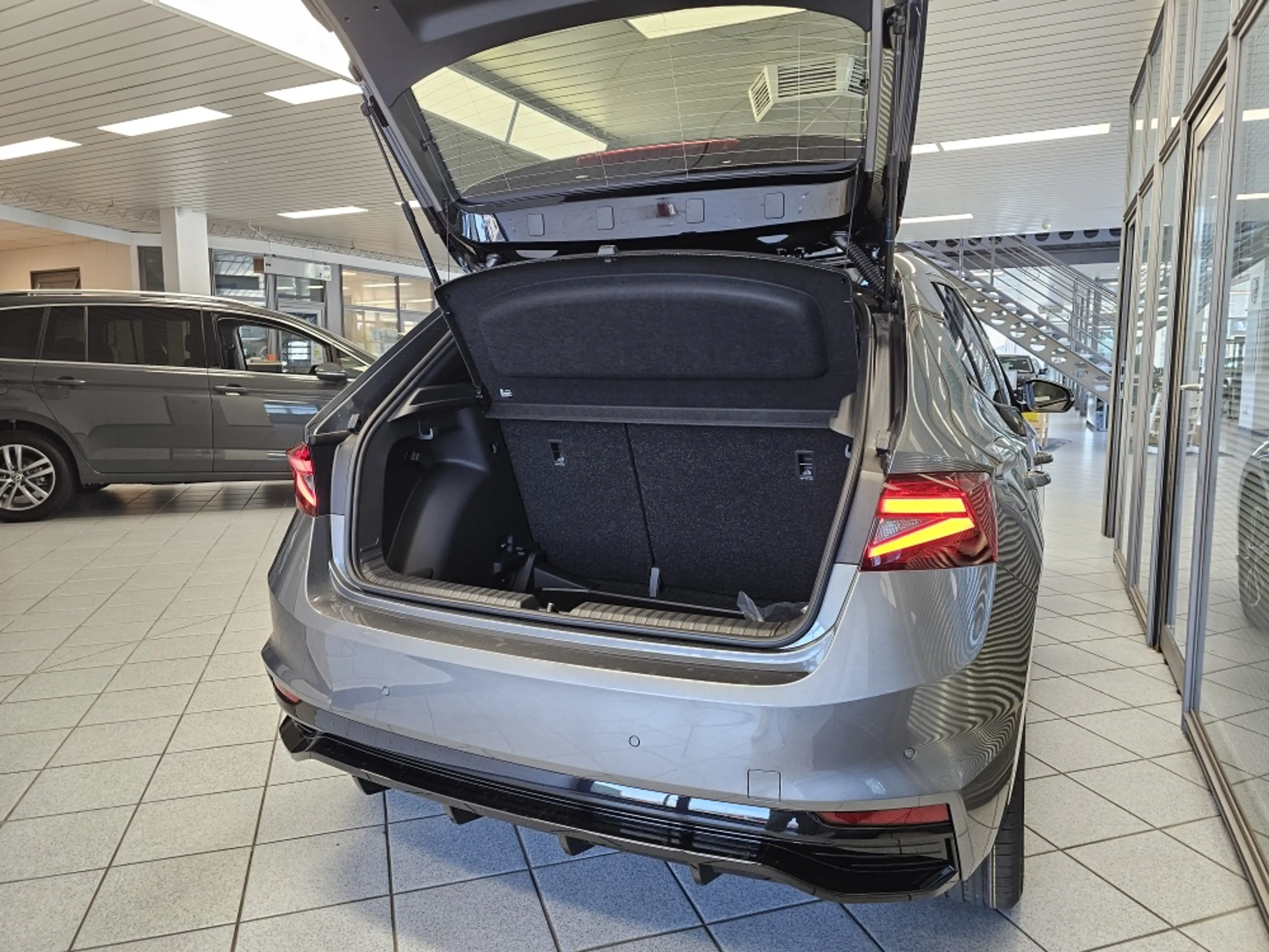 Skoda Fabia Monte Carlo Bi-LED,Climatr,SHZ,PDC+Kamera — photo 3
