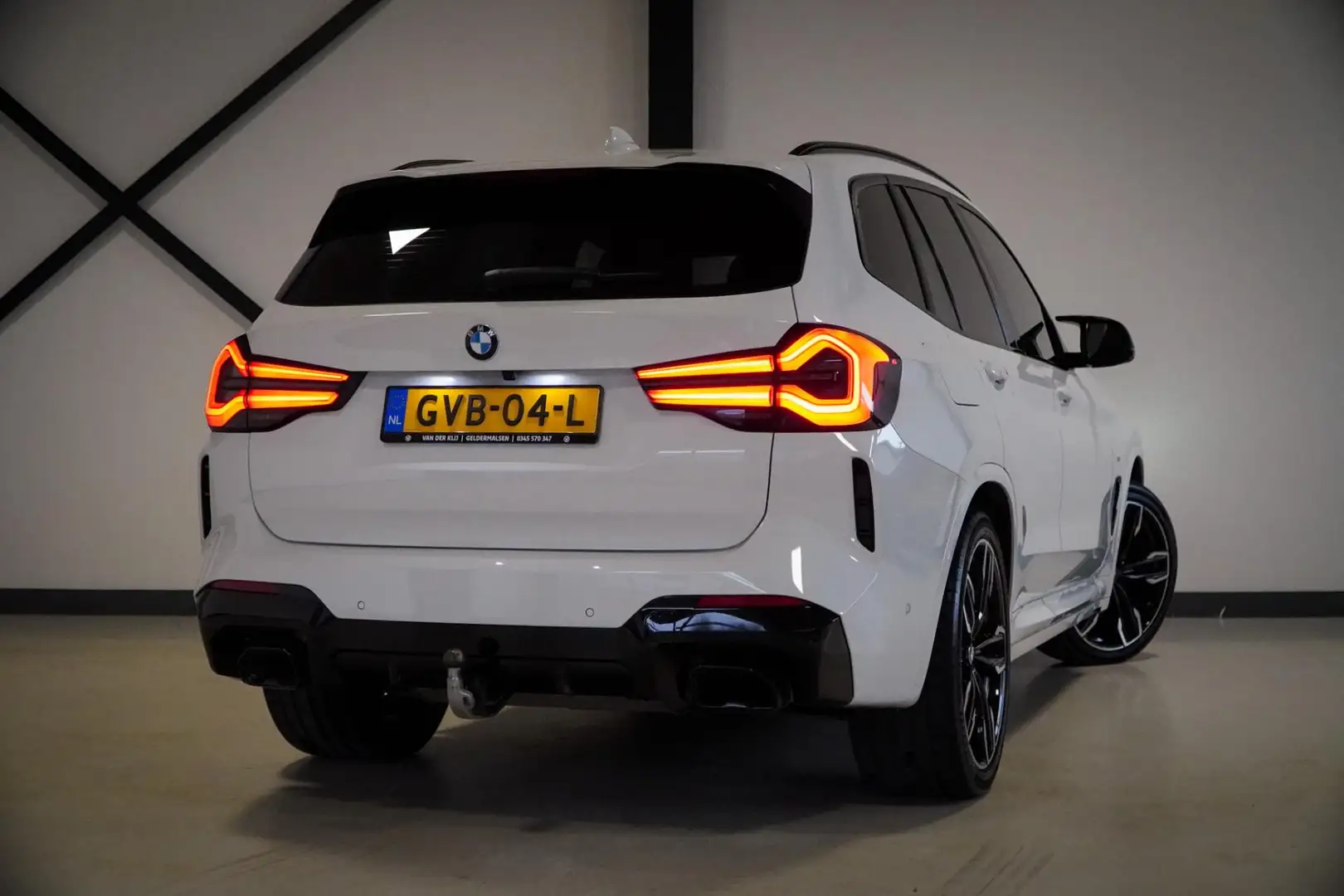 BMW X3 M40i xDrive M-Sport | Panorama | Trekhaak | H/K | Wit - 2