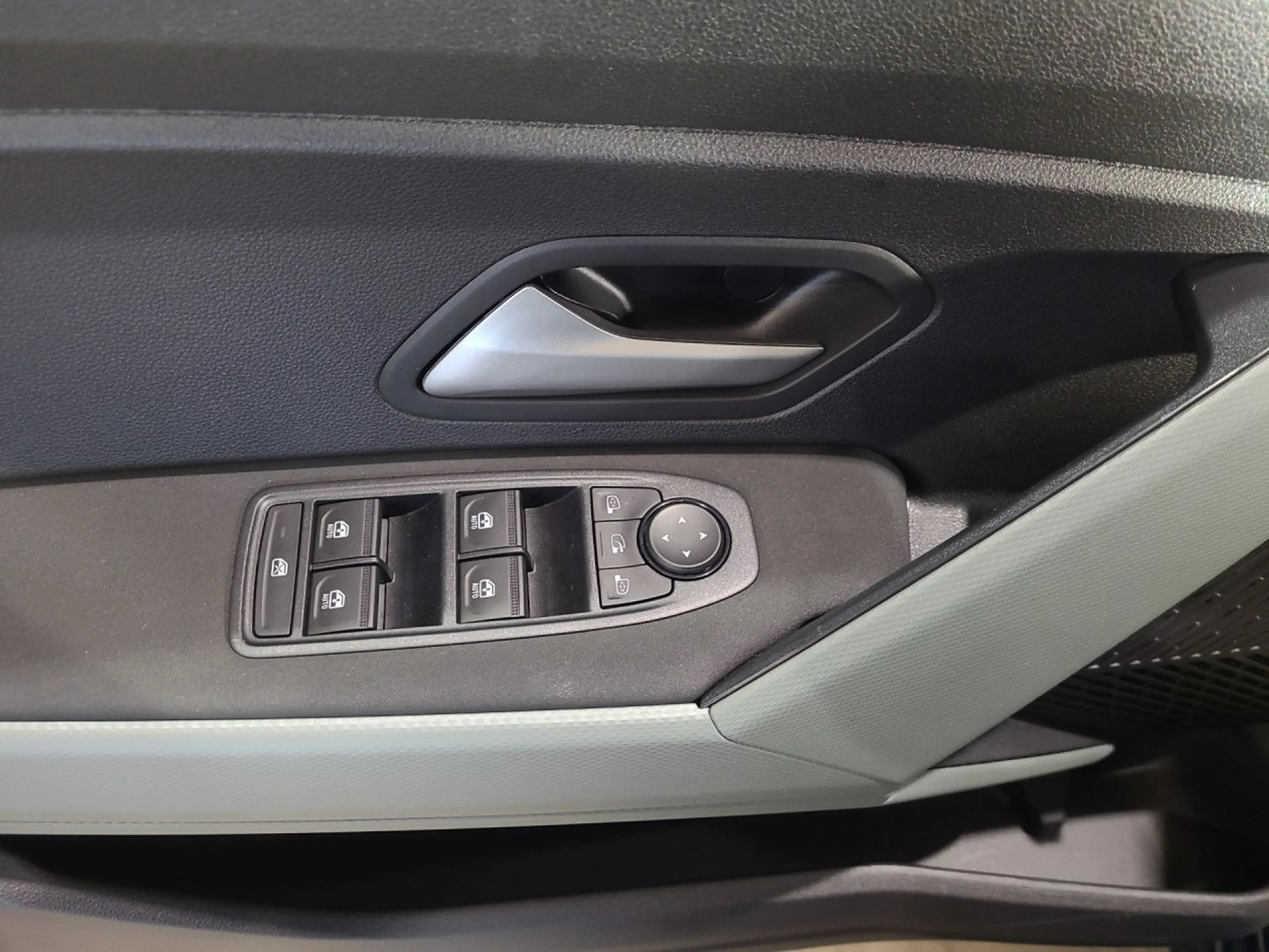 Dacia Bigster Hybrid 155 Extreme Bluetooth Navi LED — photo 8