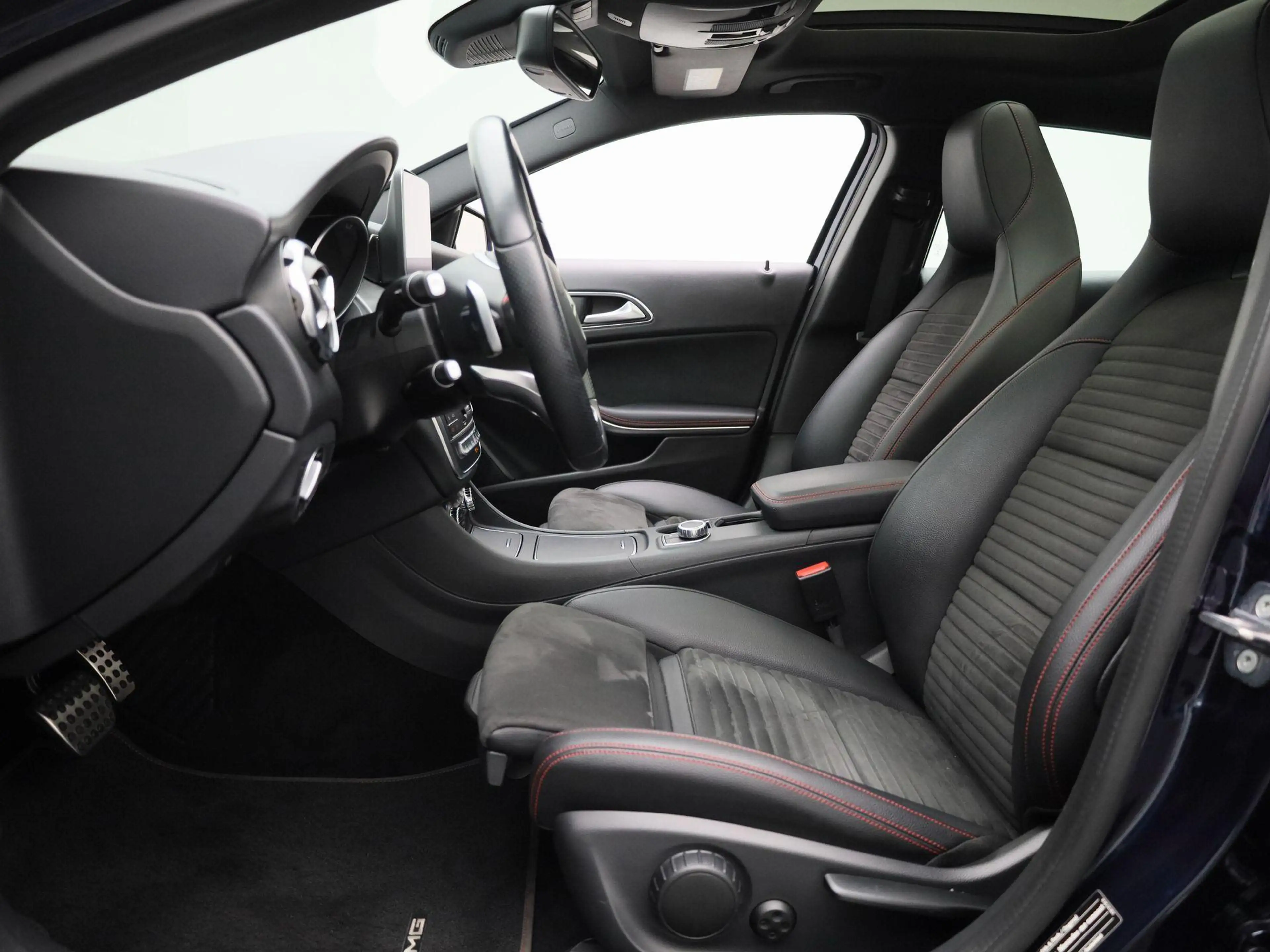 Mercedes-Benz GLA 180 Business Solution AMG | Panoramadak | Achteruitrij — photo 11