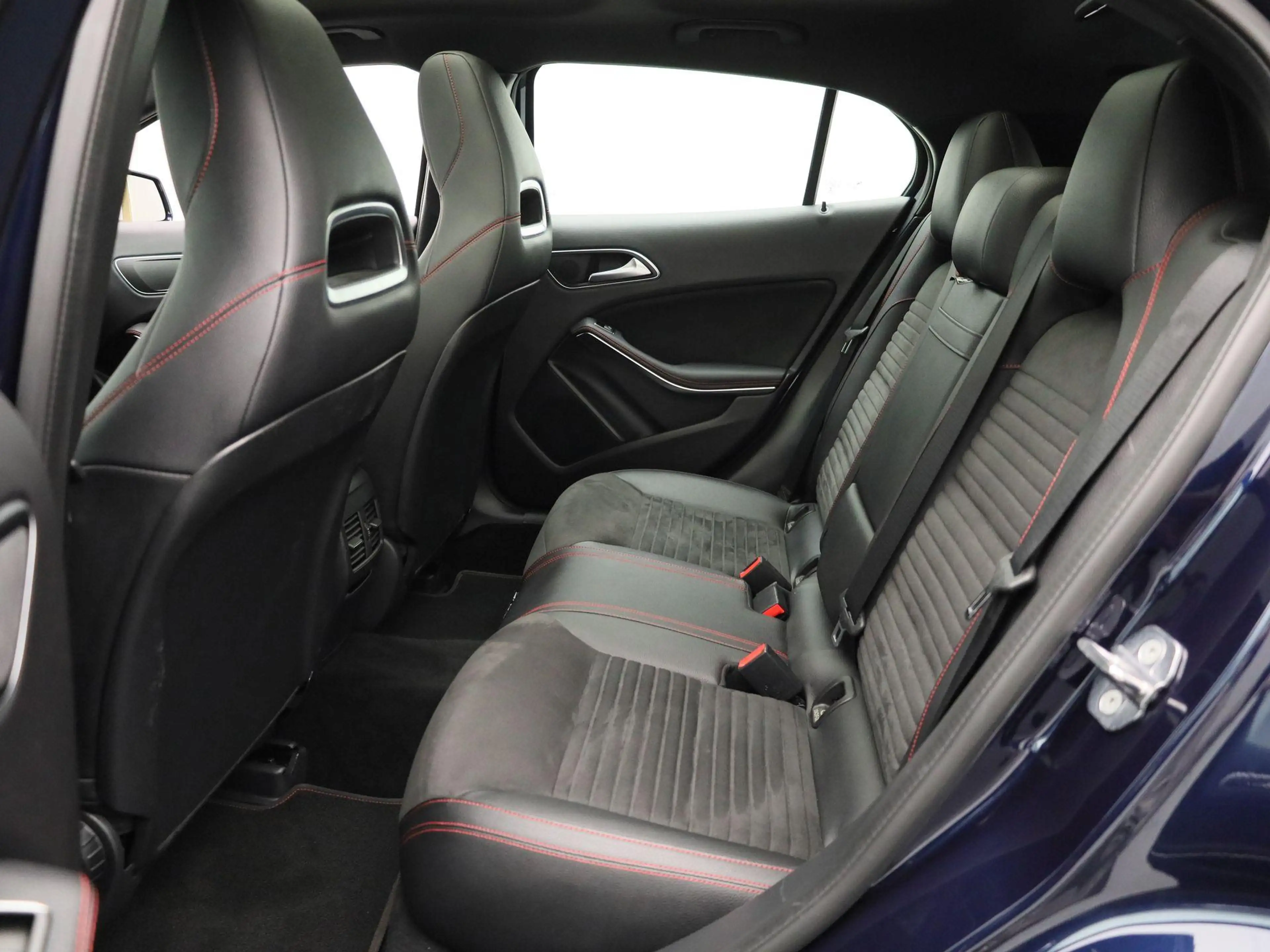 Mercedes-Benz GLA 180 Business Solution AMG | Panoramadak | Achteruitrij — photo 12