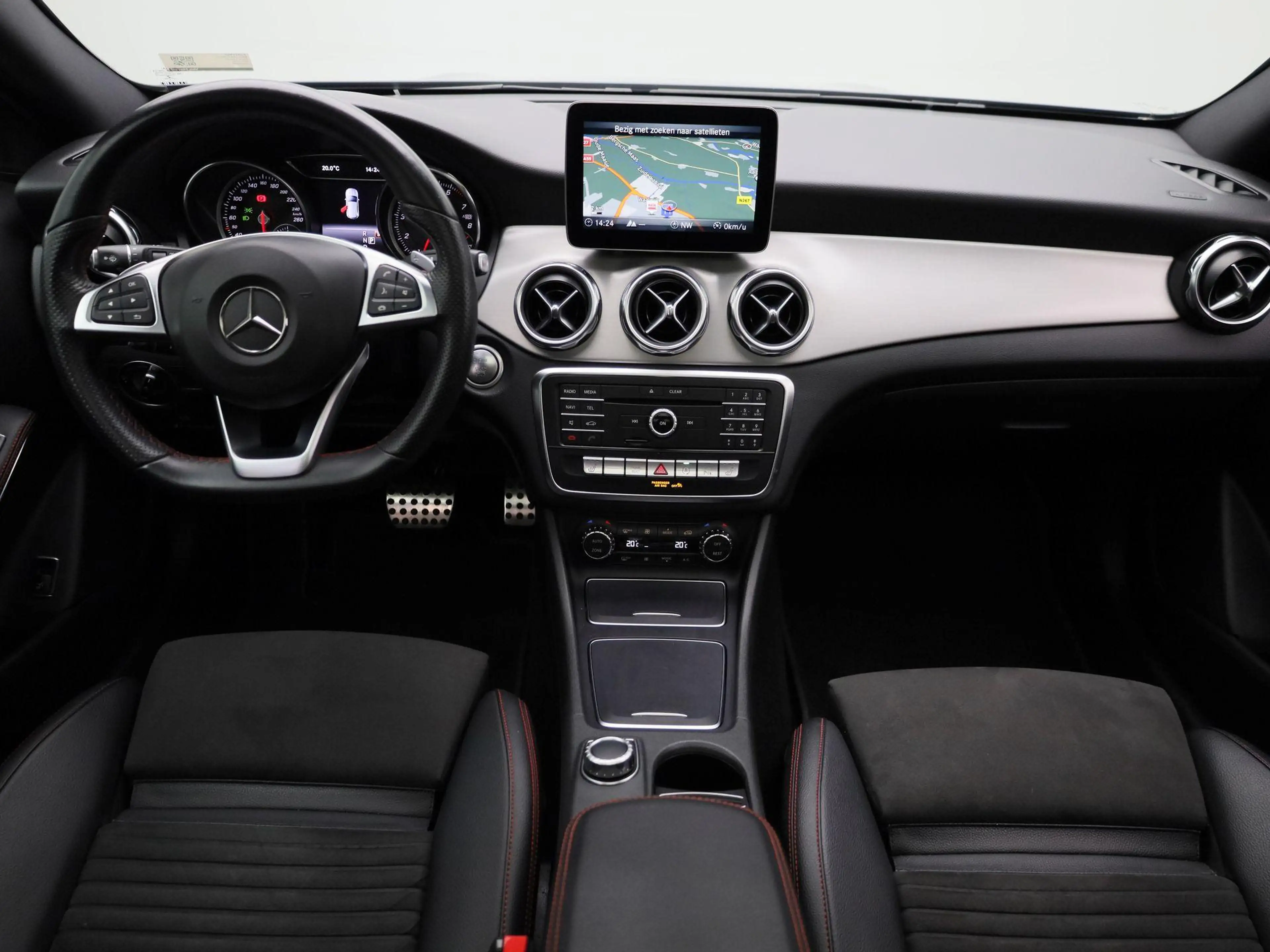 Mercedes-Benz GLA 180 Business Solution AMG | Panoramadak | Achteruitrij — photo 9