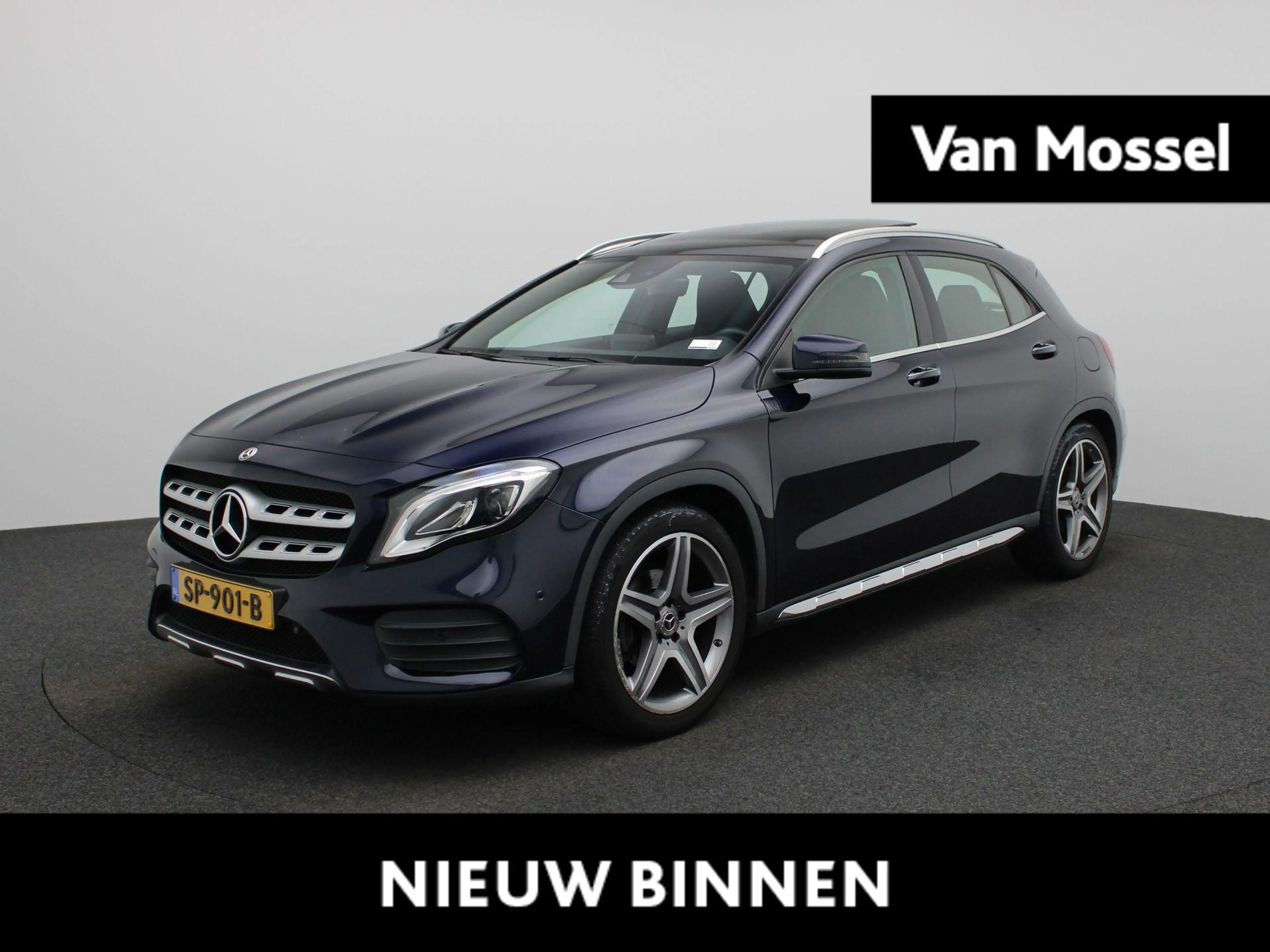 Mercedes-Benz GLA 180 Business Solution AMG | Panoramadak | Achteruitrij