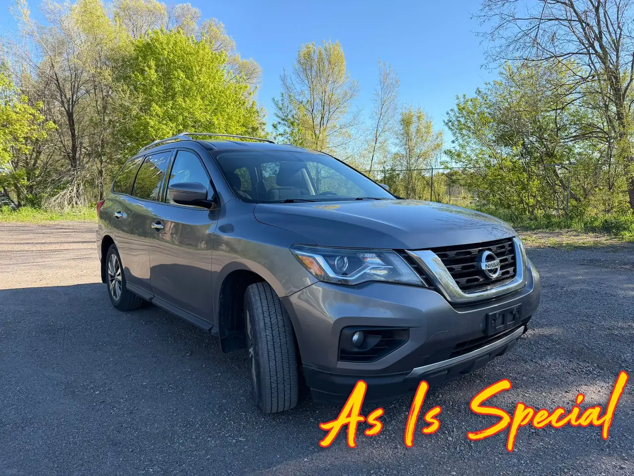 Nissan Pathfinder снимка Nissan Pathfinder