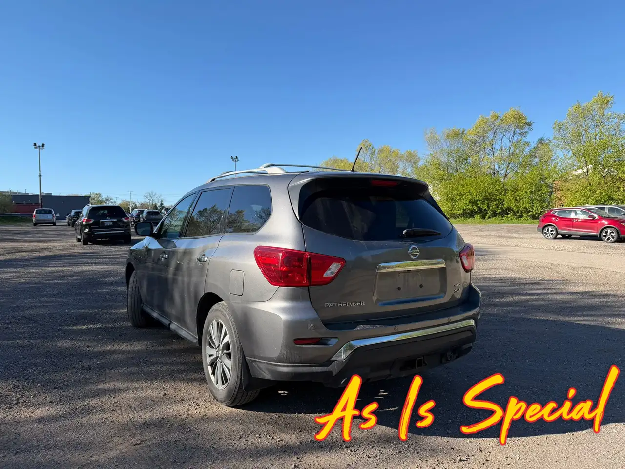 Nissan Pathfinder снимка Nissan Pathfinder