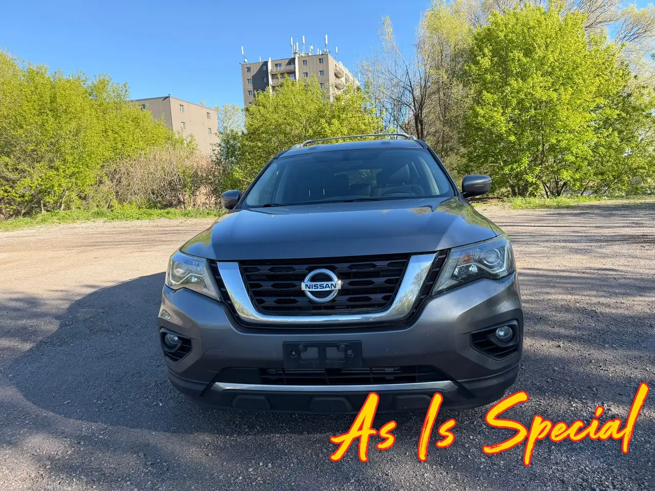 Nissan Pathfinder снимка Nissan Pathfinder