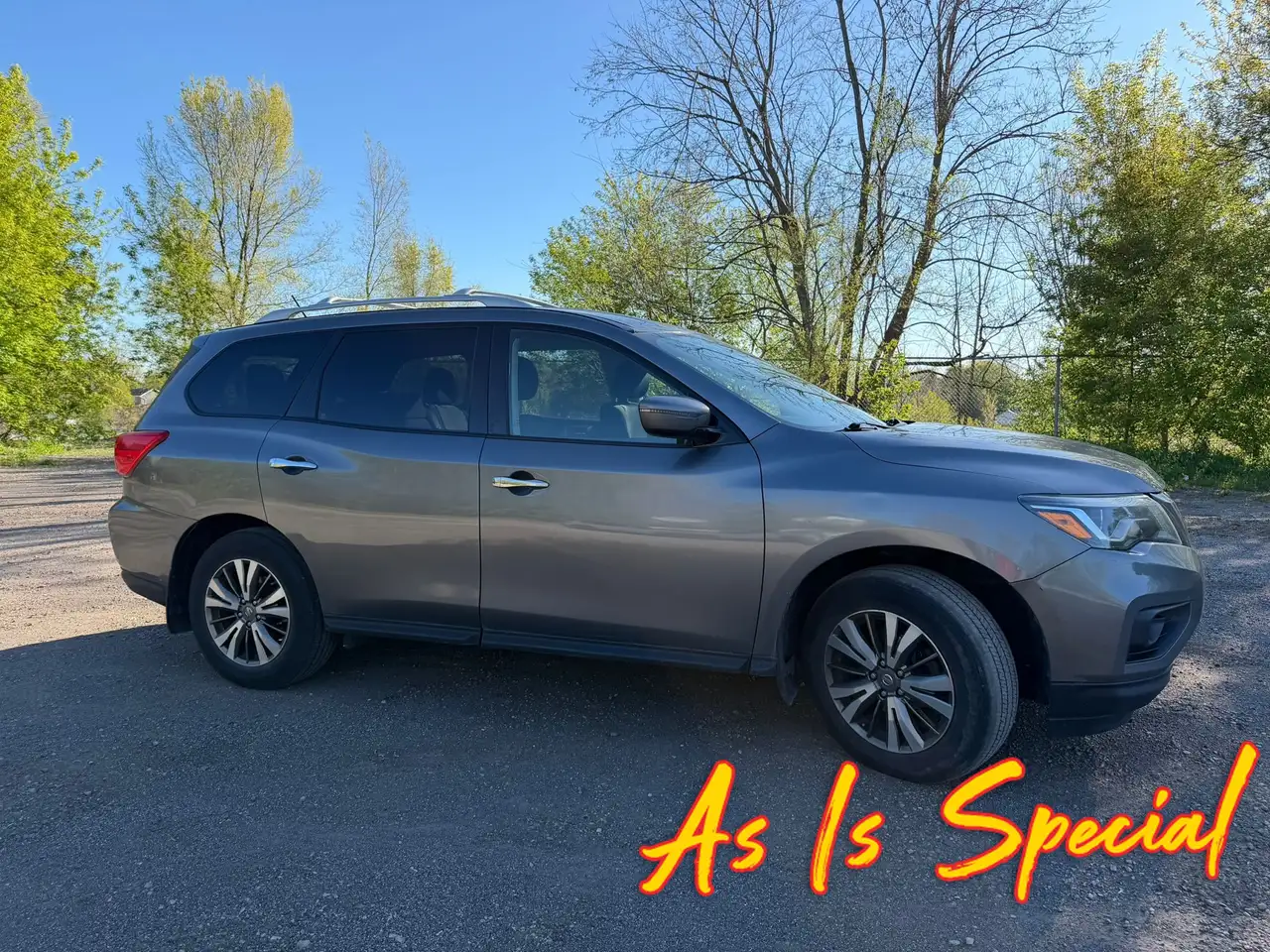 Nissan Pathfinder снимка Nissan Pathfinder