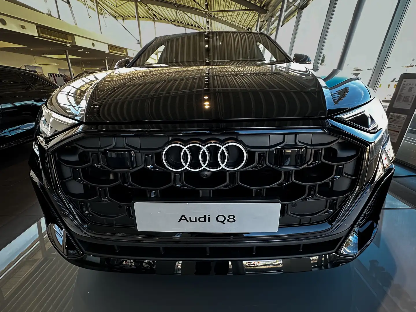Audi Q8 360 kW TFSI e quattro *Unternehmerangebot* Schwarz - 2