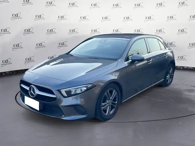 Mercedes-Benz A 180 A 180 d Automatic Business