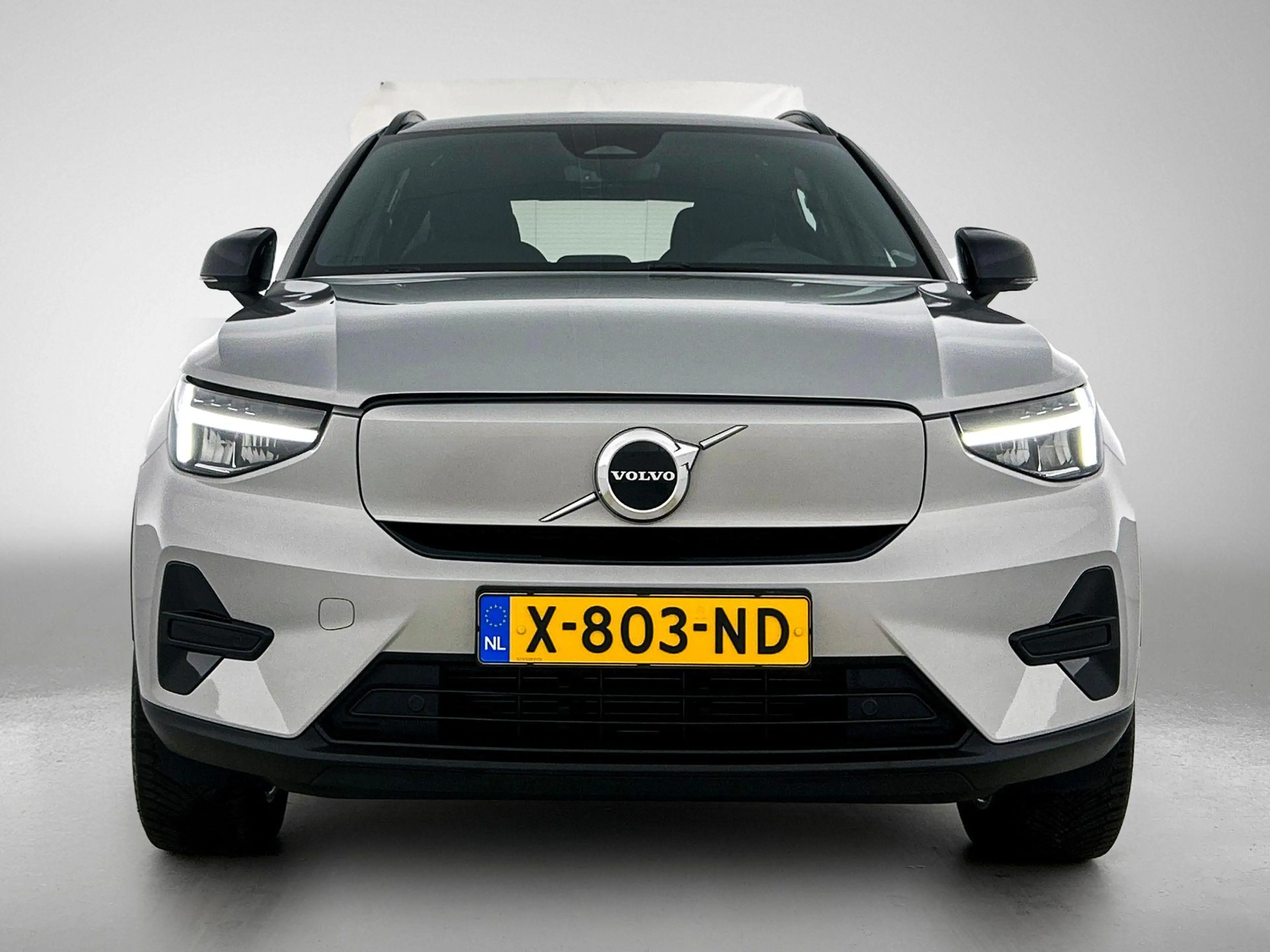 Volvo XC40 Single Motor Extended Range Plus 82 kWh — photo 5