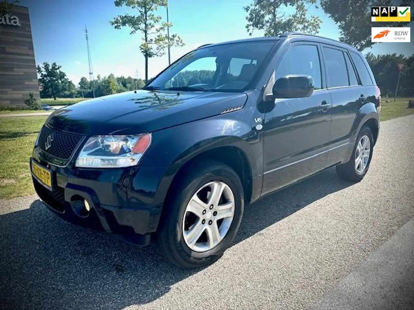 Suzuki Grand Vitara 2.7 V6, AUTOMAAT, LEER, SCHUIFDAK, 4X4, NAP Zwart - 1