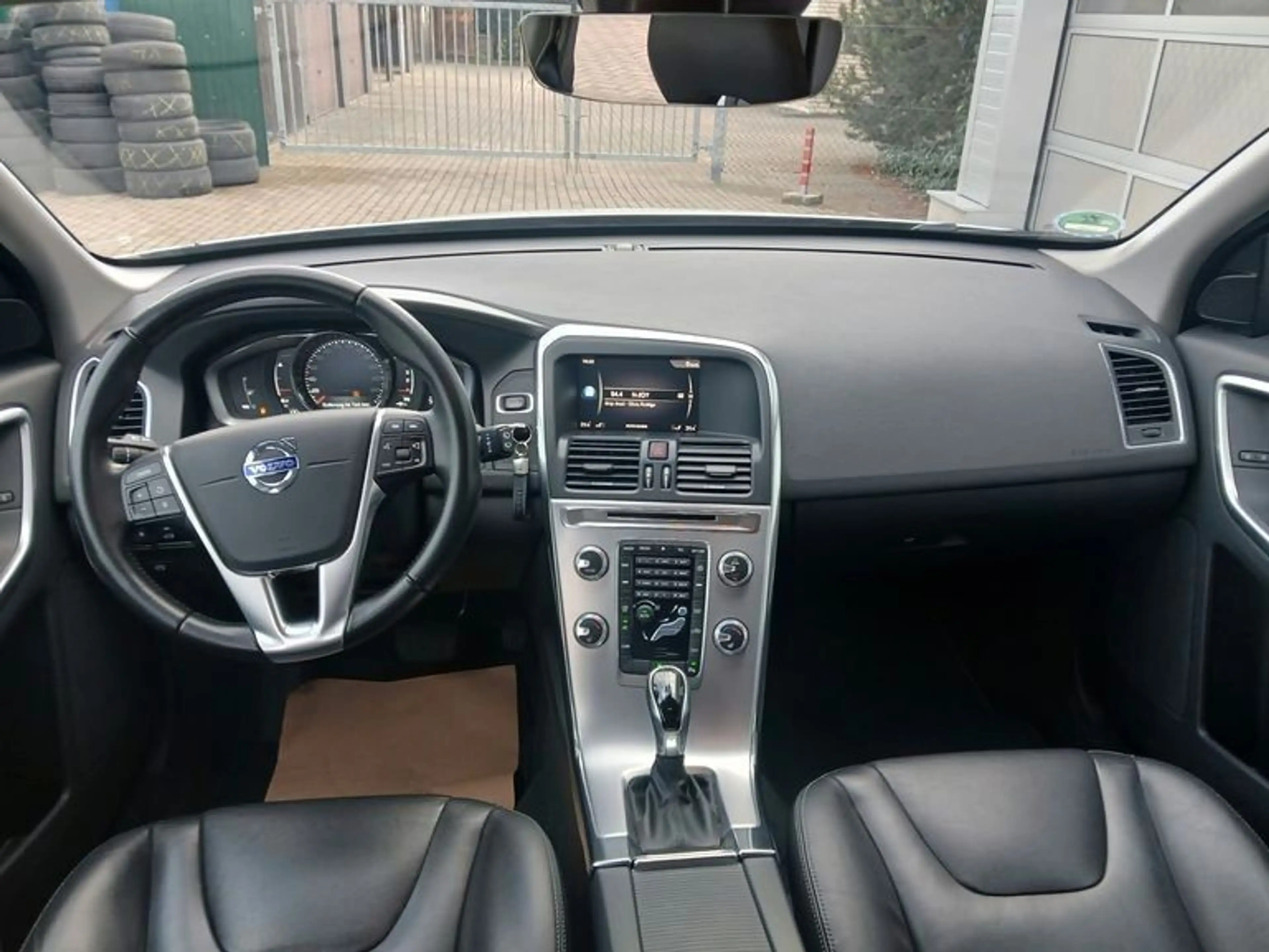 Volvo XC60 XC60 Summum 2WD — photo 11