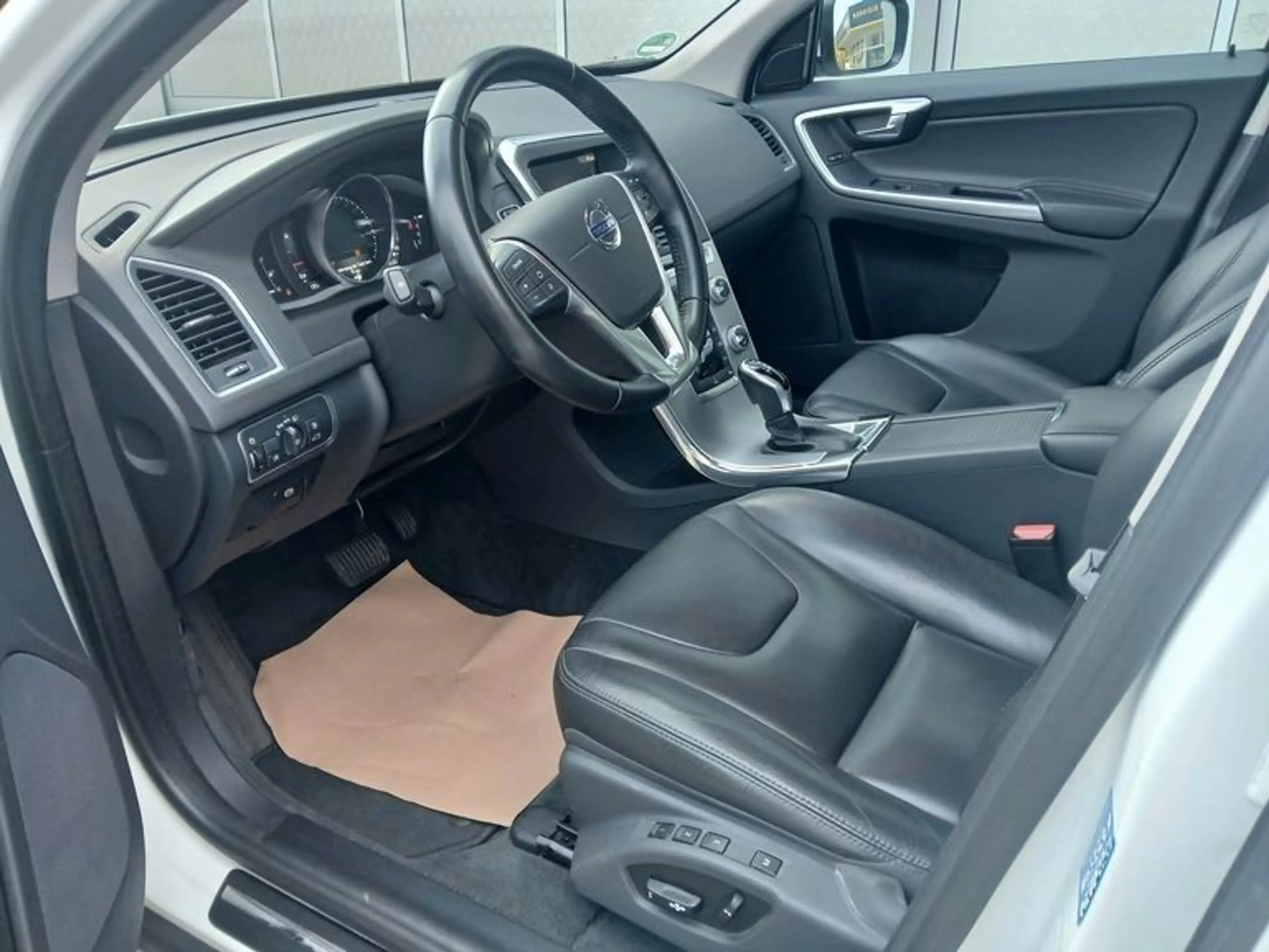 Volvo XC60 XC60 Summum 2WD — photo 9