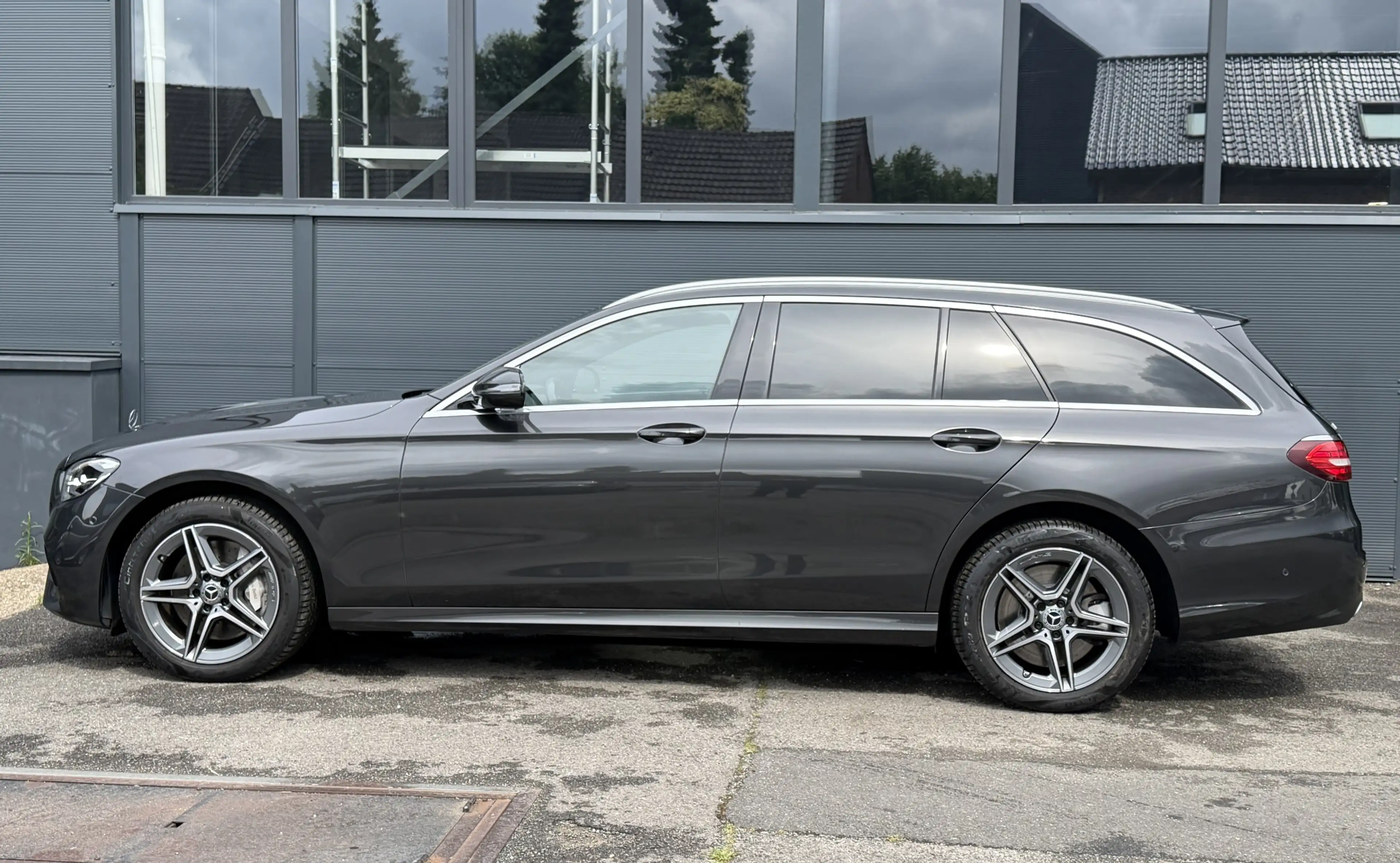 Mercedes-Benz E 300 de T 4Matic9G-TRONIC AMG Line | AHK — photo 3