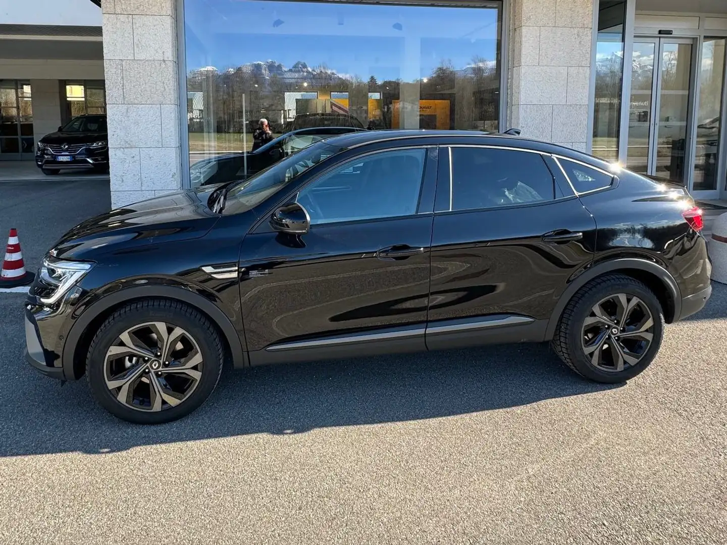 Renault Arkana Arkana 1.6 E-Tech full hybrid Engineered145cv Nero - 1