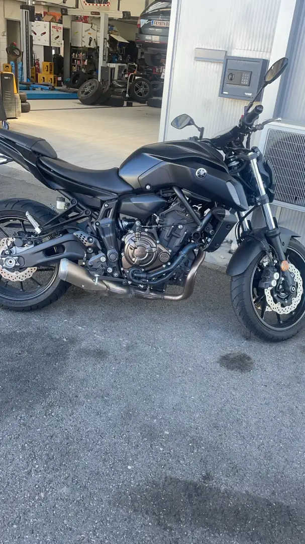 Yamaha MT-07 Schwarz - 2