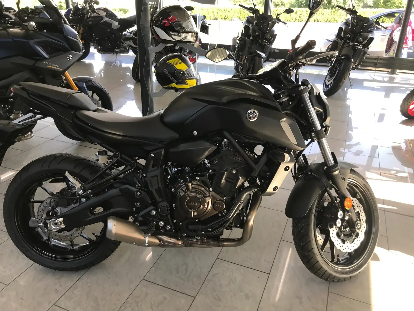 Yamaha MT-07 Schwarz - 1
