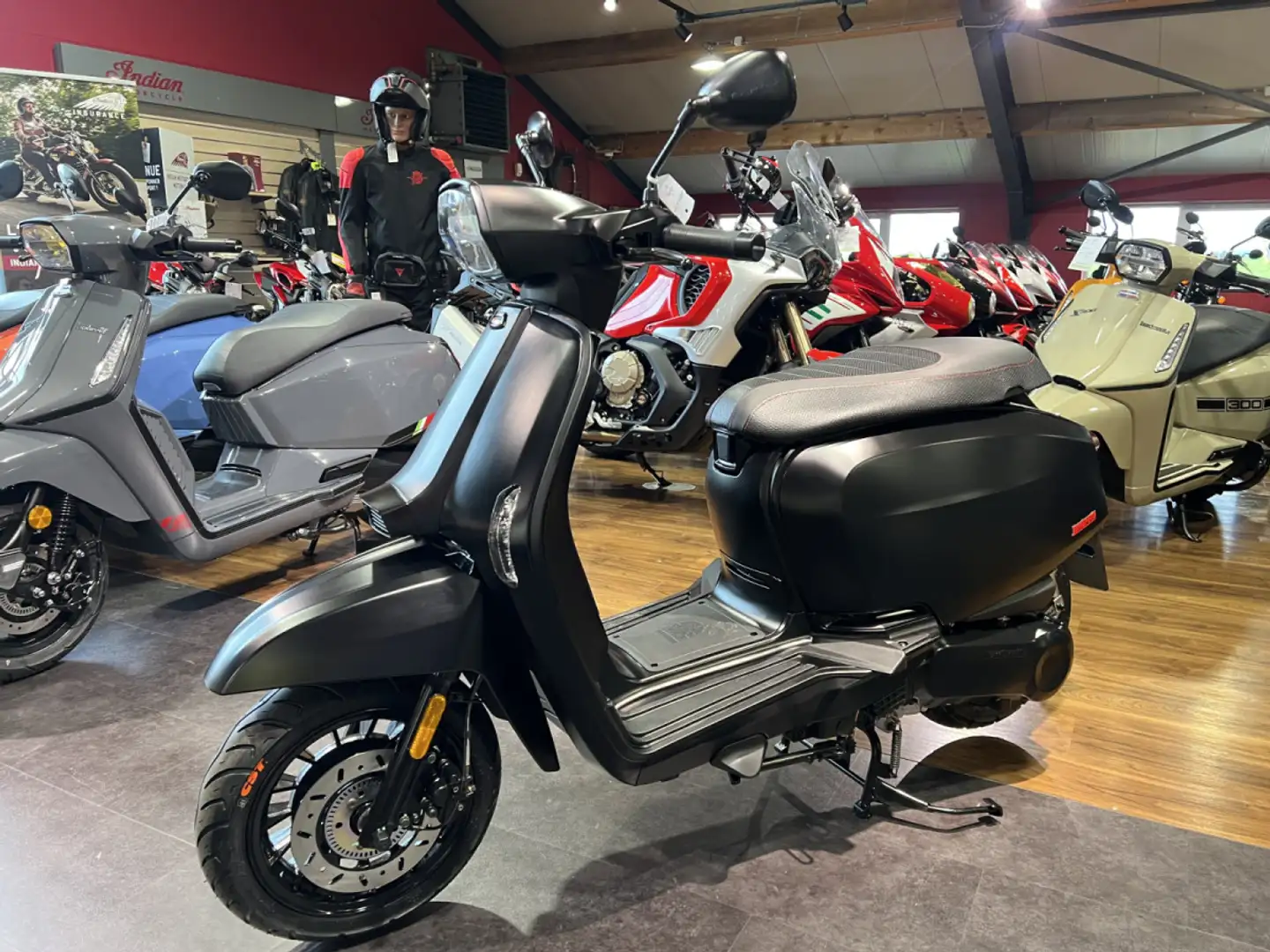 Lambretta V125 Special Schwarz - 2