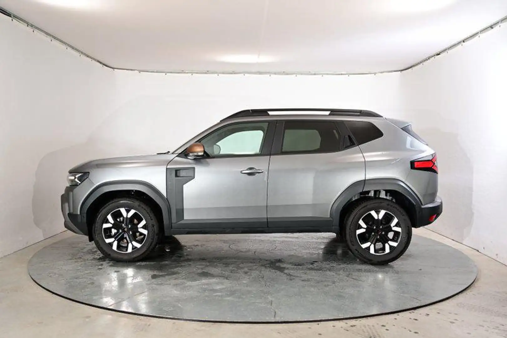 Dacia Duster Extreme TCe 130 6-Gang 96 kW (131 PS), Schaltge... Grau - 2