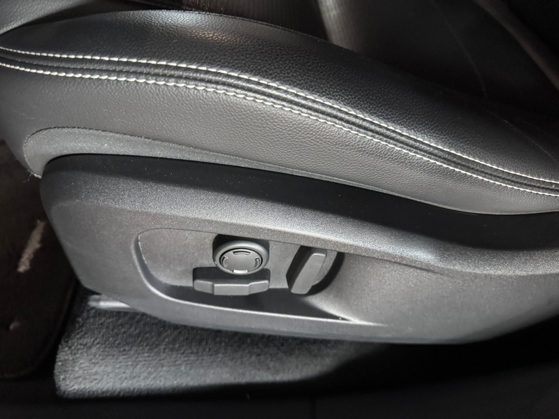Jaguar F-Pace R-Dynamic SE P400e PHEV AWD Aut. — photo 9