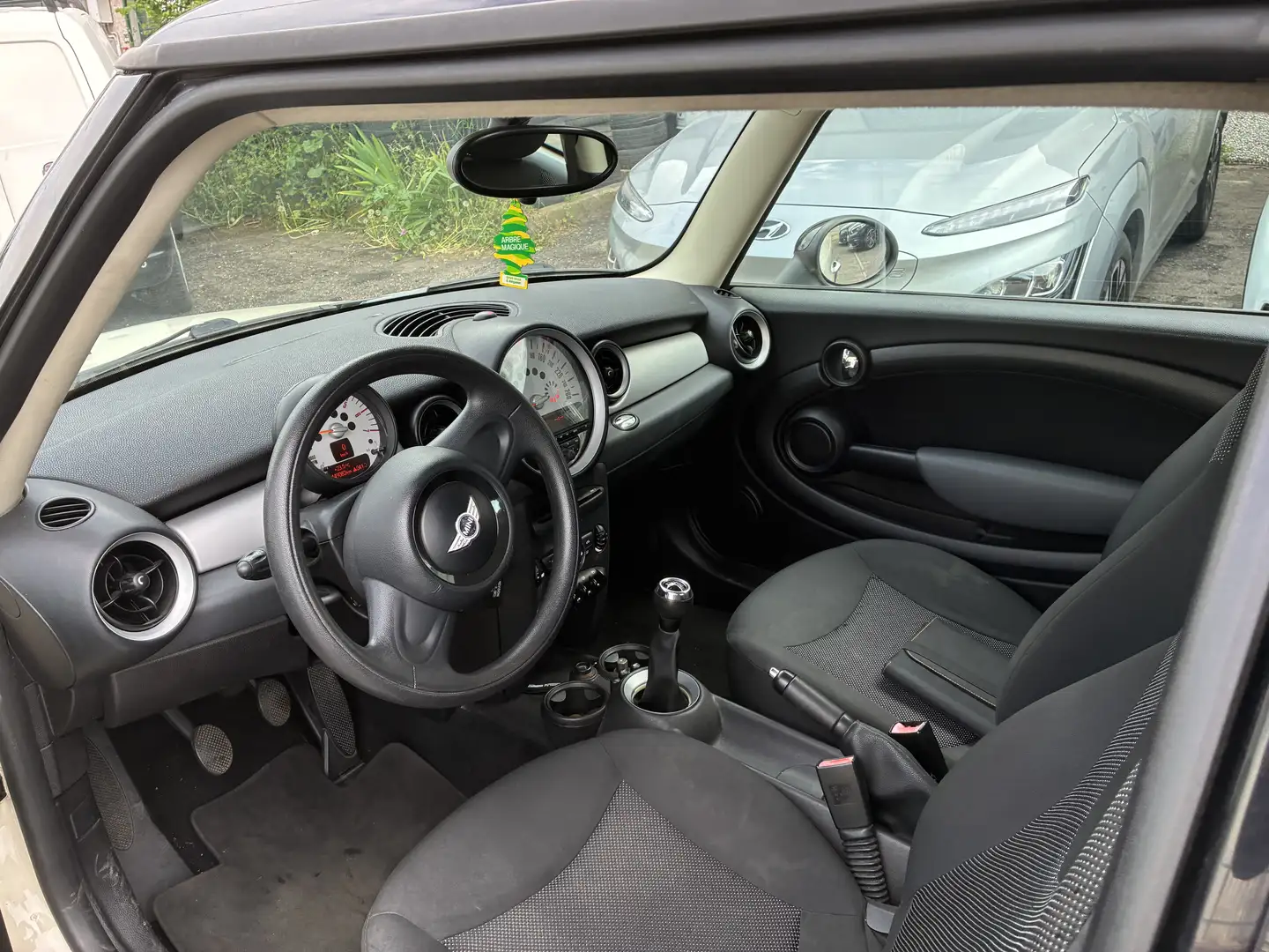 MINI Cooper D 1.6 112cv FL Bílá - 2