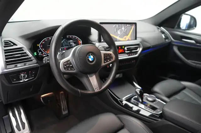 BMW X4 view 13