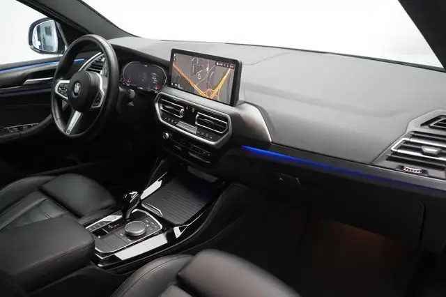BMW X4 view 8