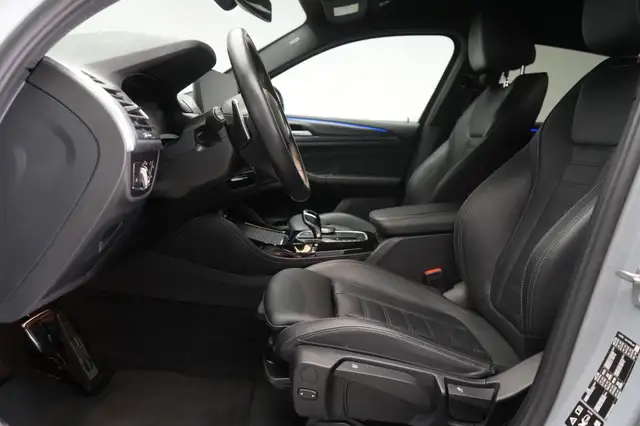 BMW X4 view 10