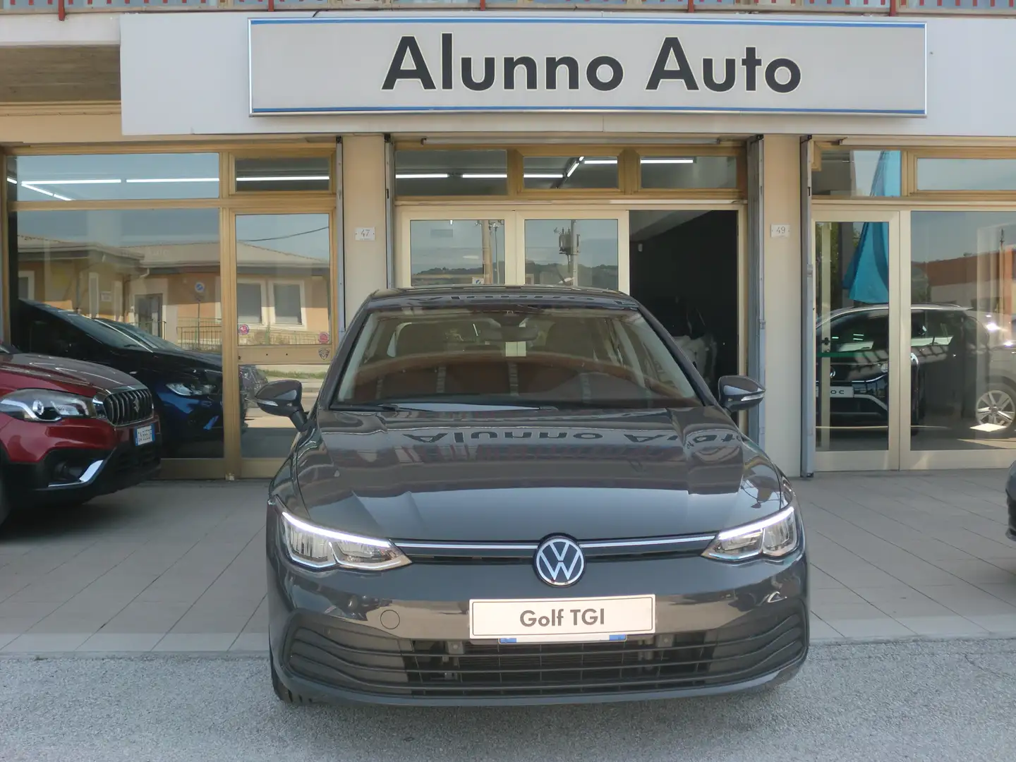 Volkswagen Golf Golf VIII 1.5 tgi Life 130cv dsg Grigio - 1