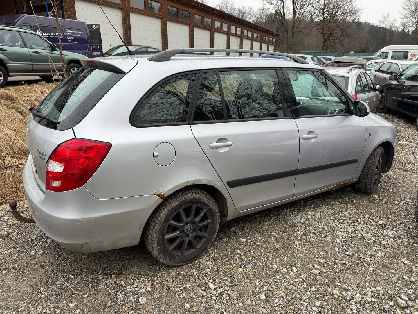Skoda Fabia Ambiente 1,4 Benzine / Klima / Aluflegen Grijs - 2