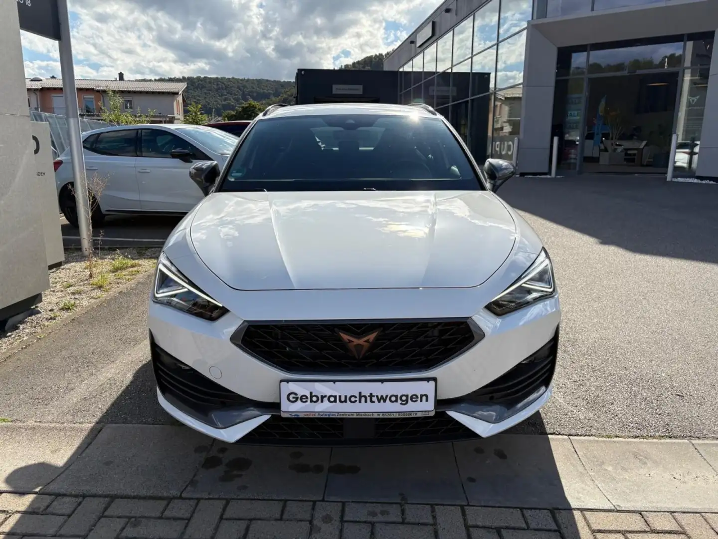 CUPRA Leon ST 2.0 TSI DSG Totwinkelassistent,LED,Navi Klima Weiß - 2