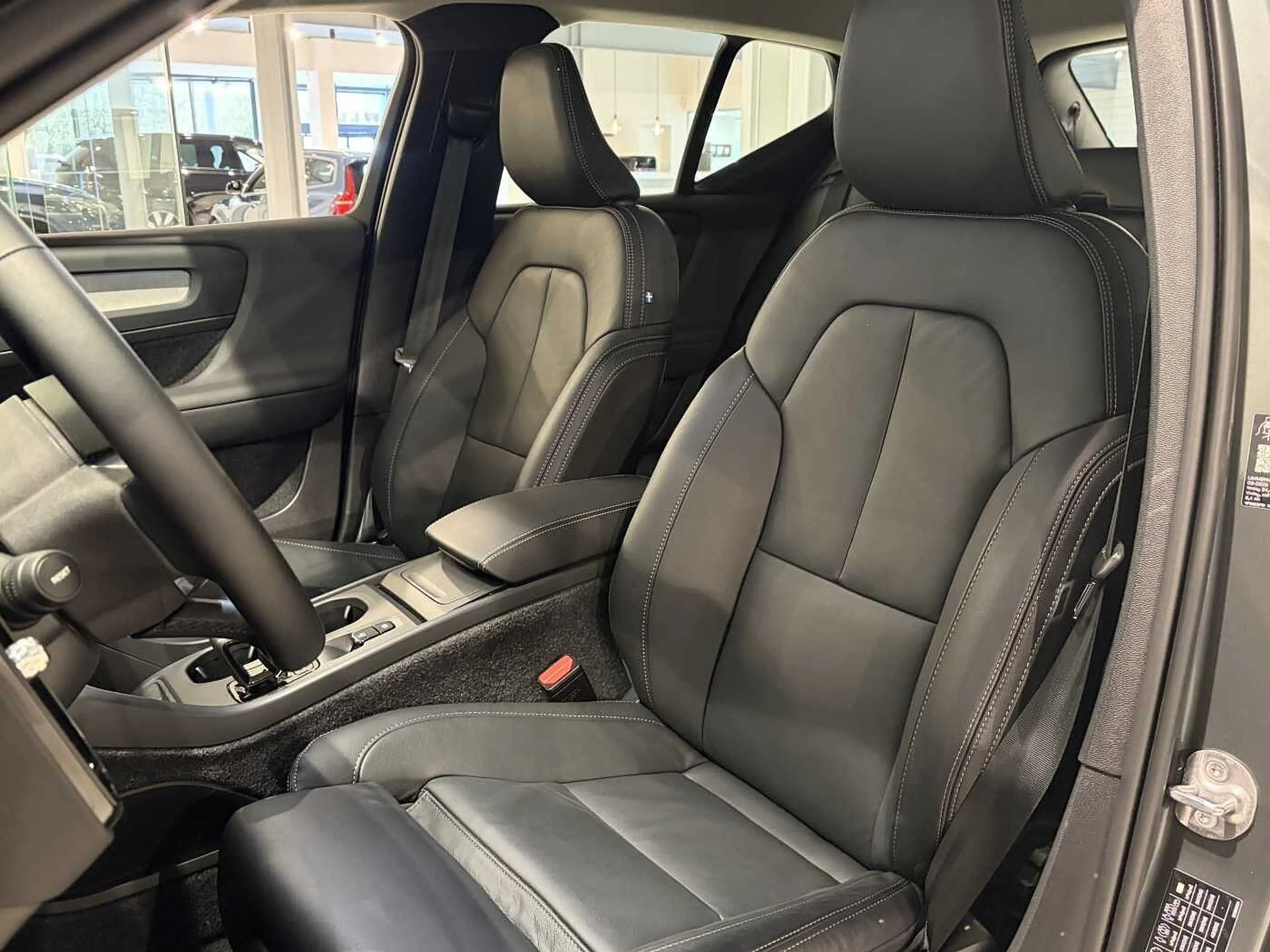 Volvo XC40 B3 Mild Hybride + LEDER/PDC VOOR EN ACHTER — photo 6