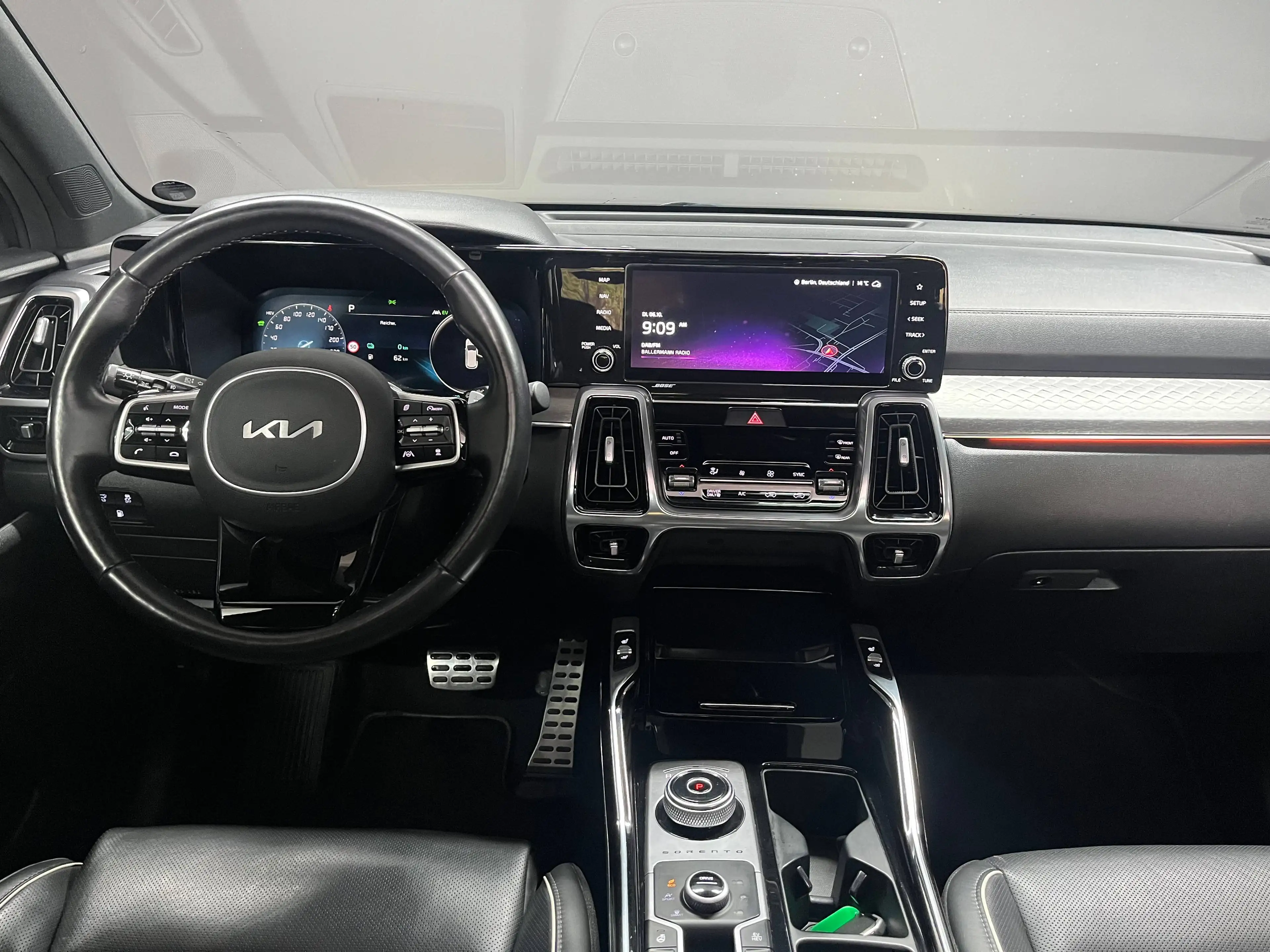Kia Sorento Platinum 4WD Plug-In, PANO, 360°,ACC — photo 11