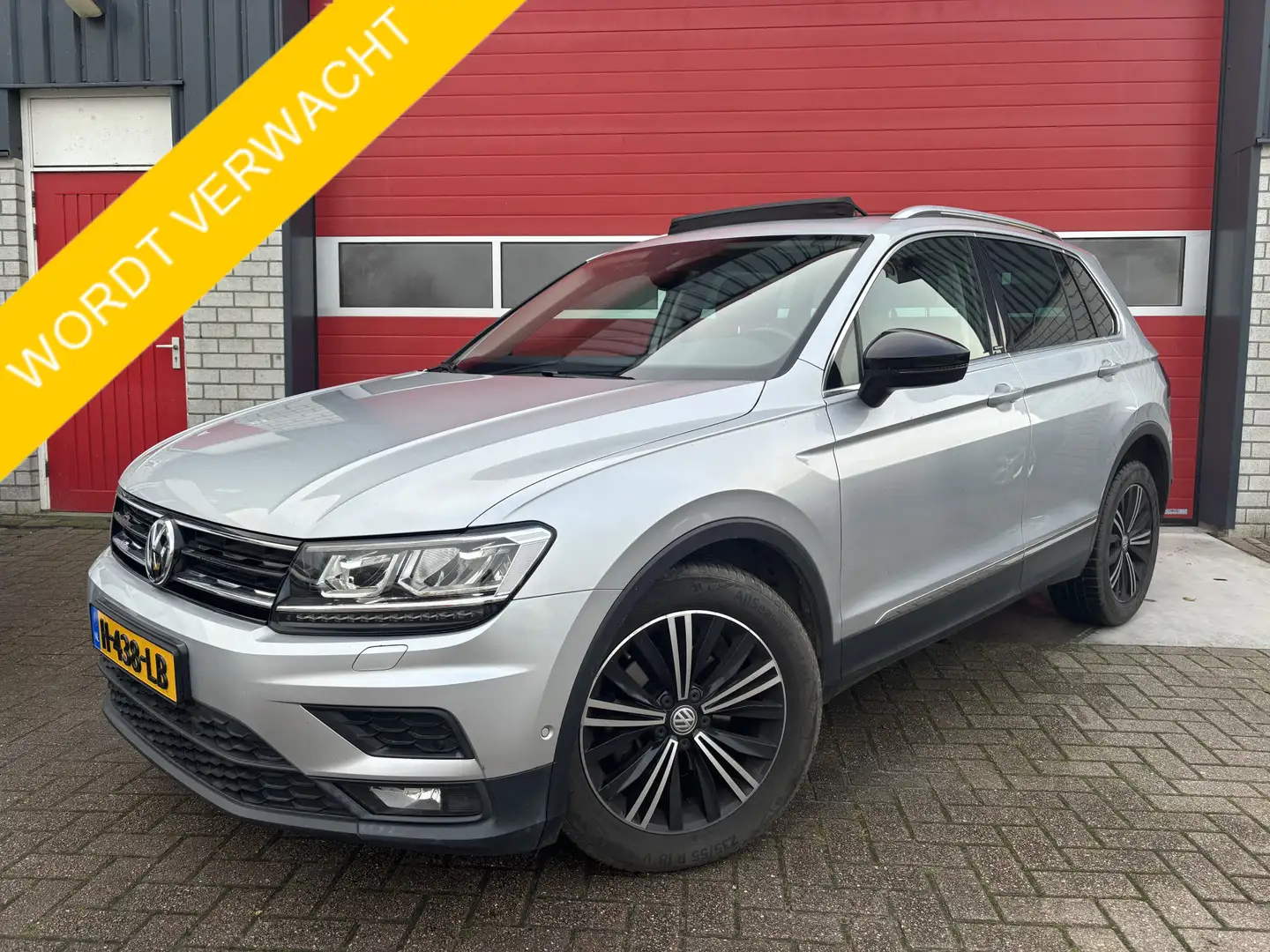 Volkswagen Tiguan 1.5 TSI ACT Comfortline Business AUTOMAAT / VIRTUA Grau - 1