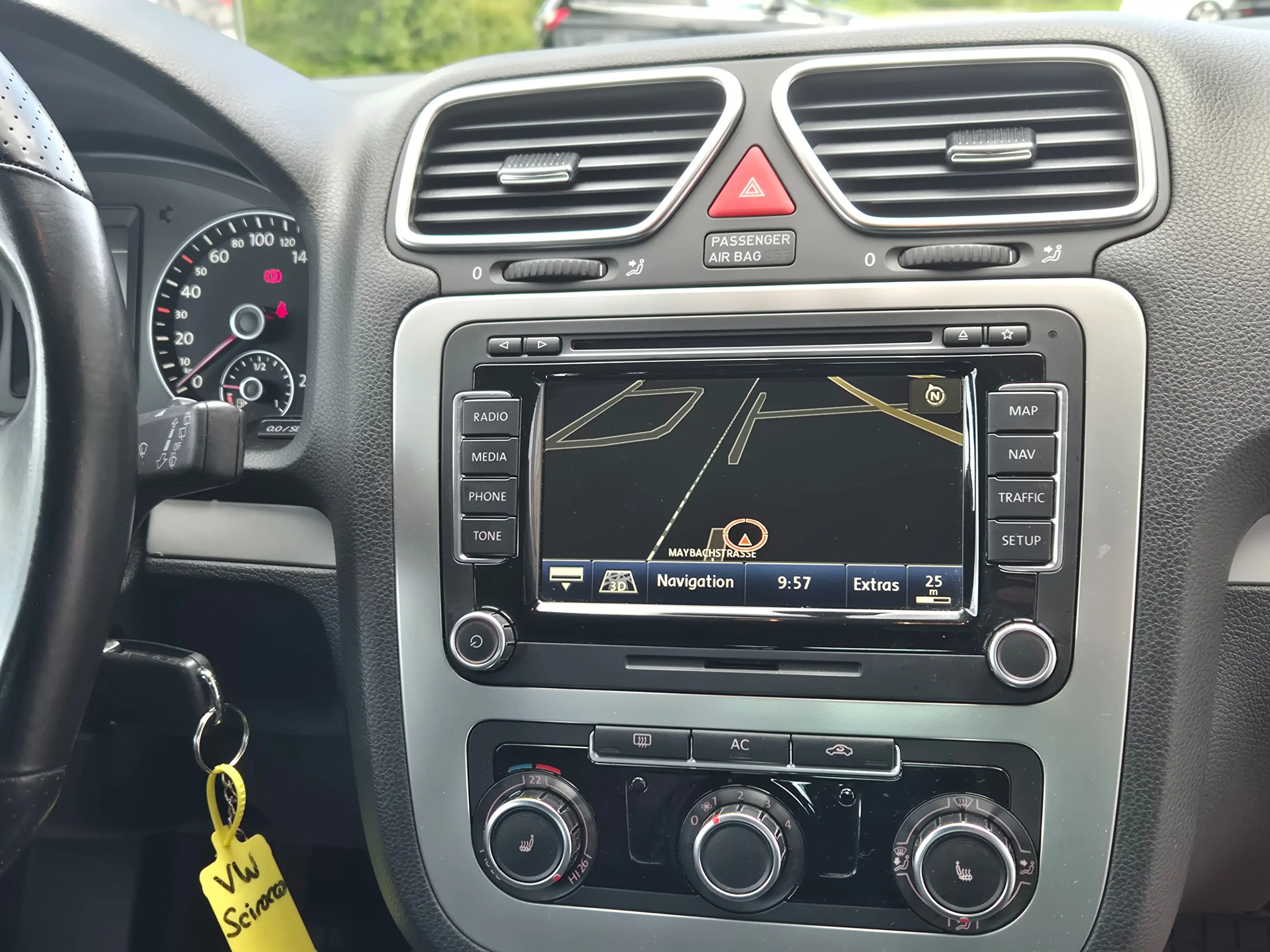 Volkswagen Scirocco 1.4 TSI Leder BiXenon Navi PDC — photo 12