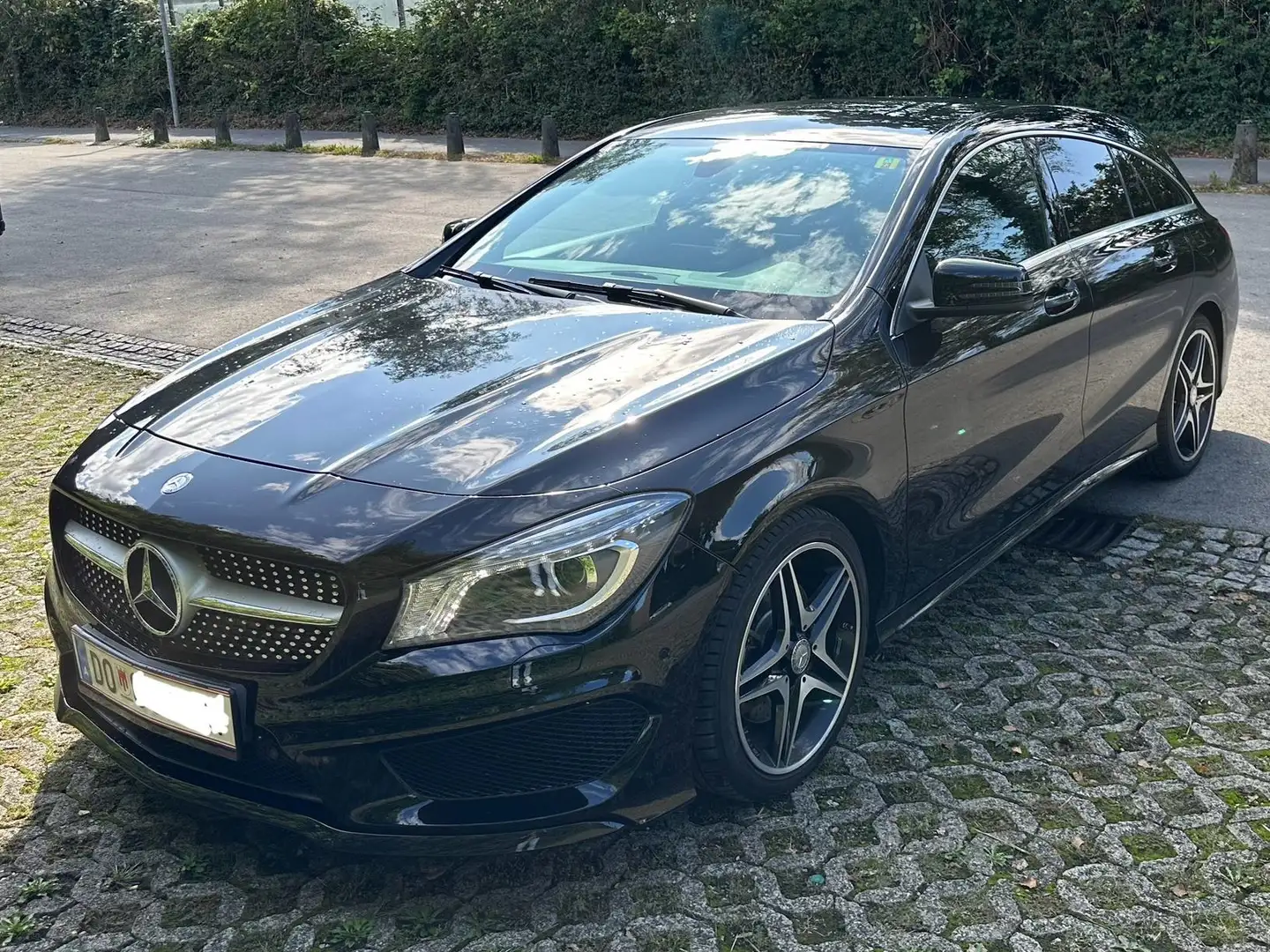 Mercedes-Benz CLA 220 CLA 220 d Shooting Brake Aut. 4-matic Schwarz - 1