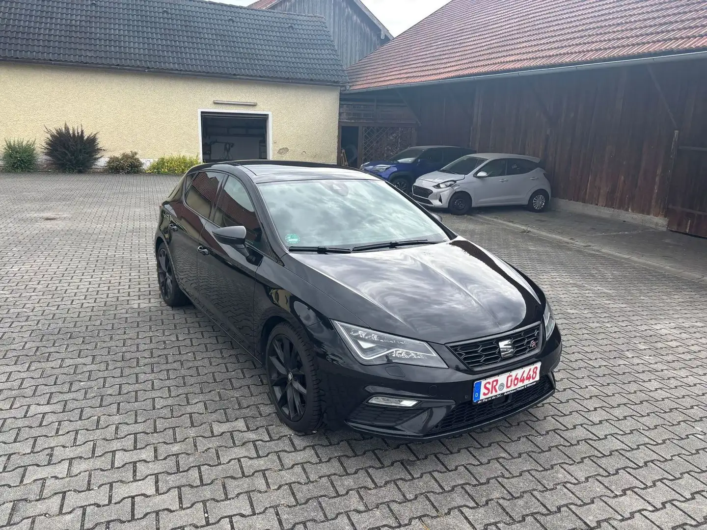 SEAT Leon FR++TOP++Automatik,VR-Cockpit++ Zwart - 1