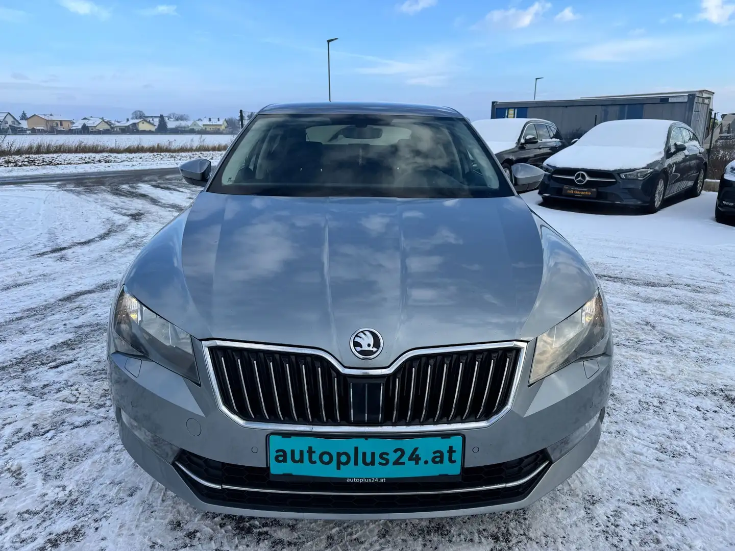 Skoda Superb 2,0 TDI Ambition Grau - 2