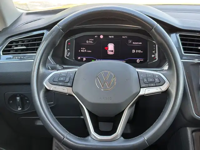 Volkswagen Tiguan Allspace view 9