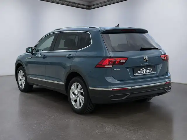 Volkswagen Tiguan Allspace view 4