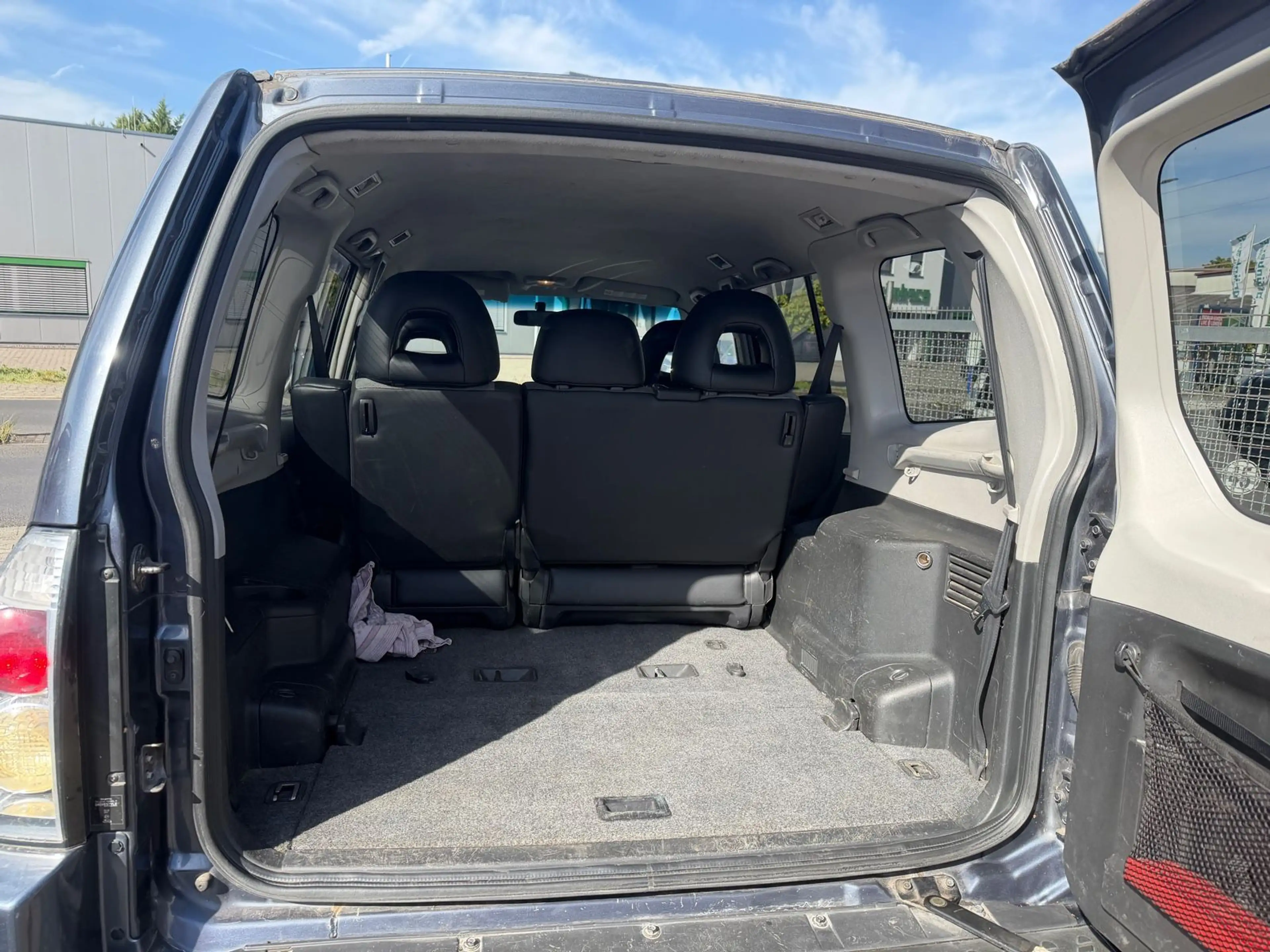 Mitsubishi Pajero 3.2 DI-D Dakar — photo 12
