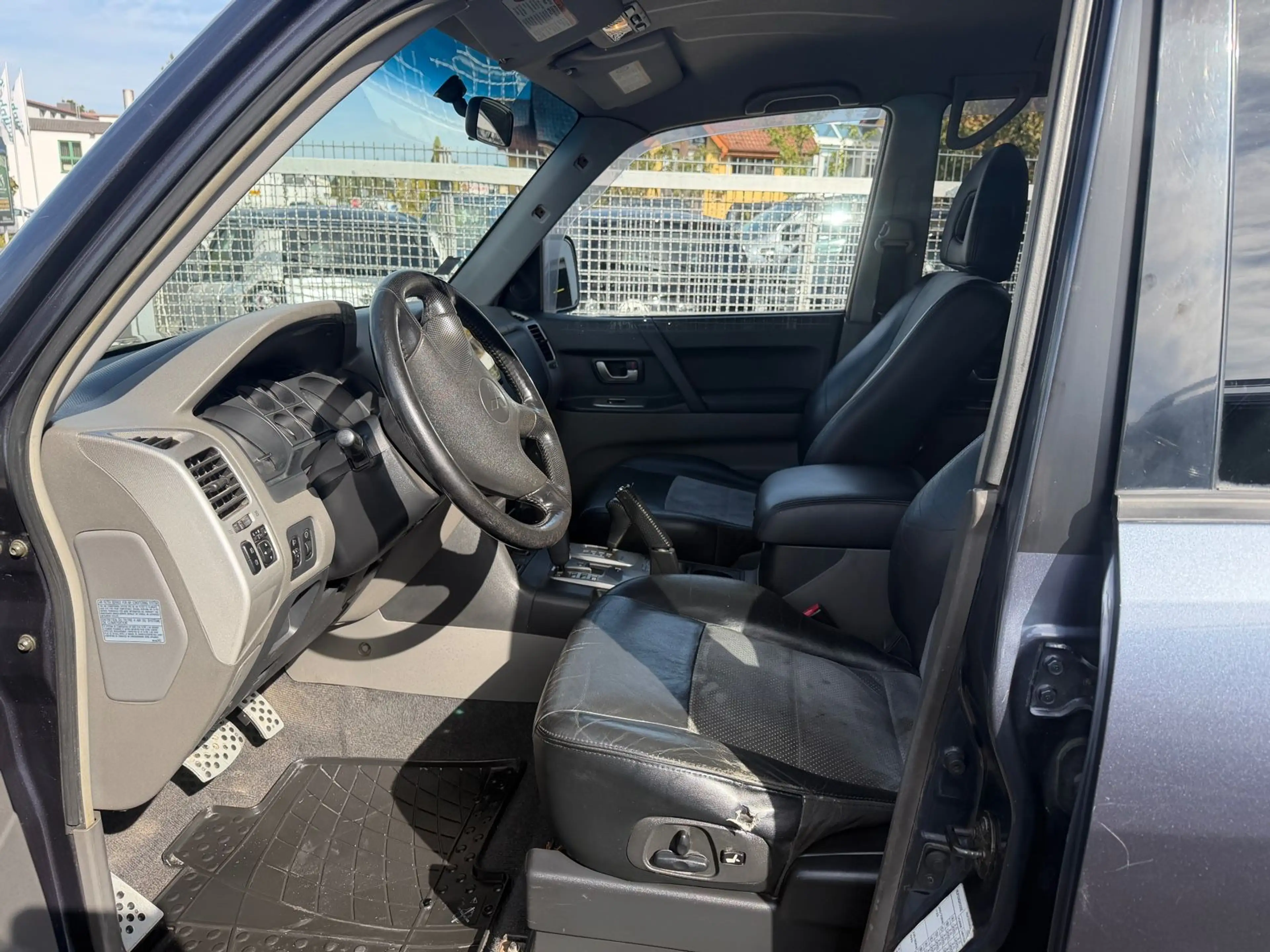 Mitsubishi Pajero 3.2 DI-D Dakar — photo 8