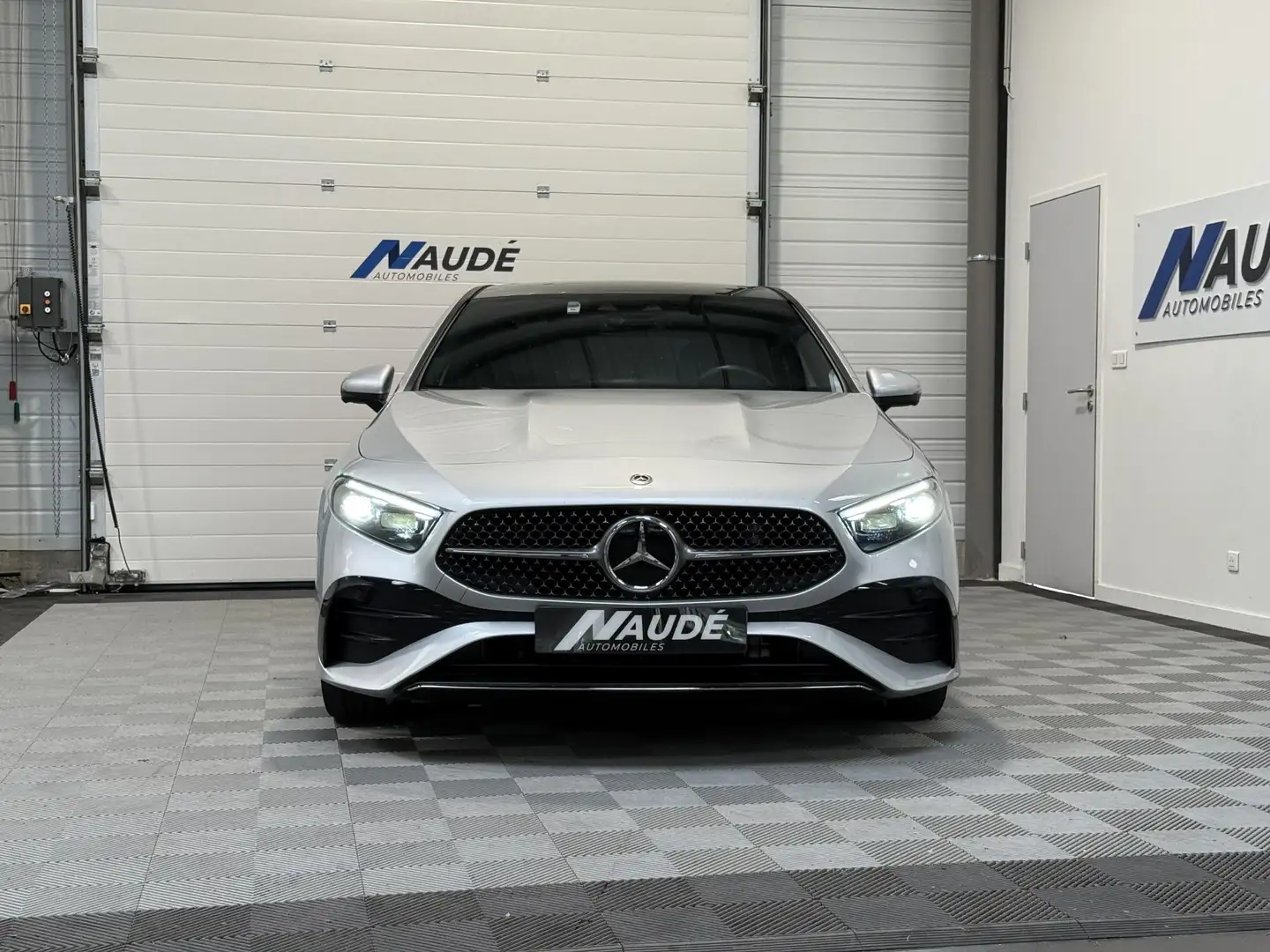 Mercedes-Benz A 220 220 d 190CH BV 8G-DCT AMG Line SUIVI ET GARANTIE M Noir - 2
