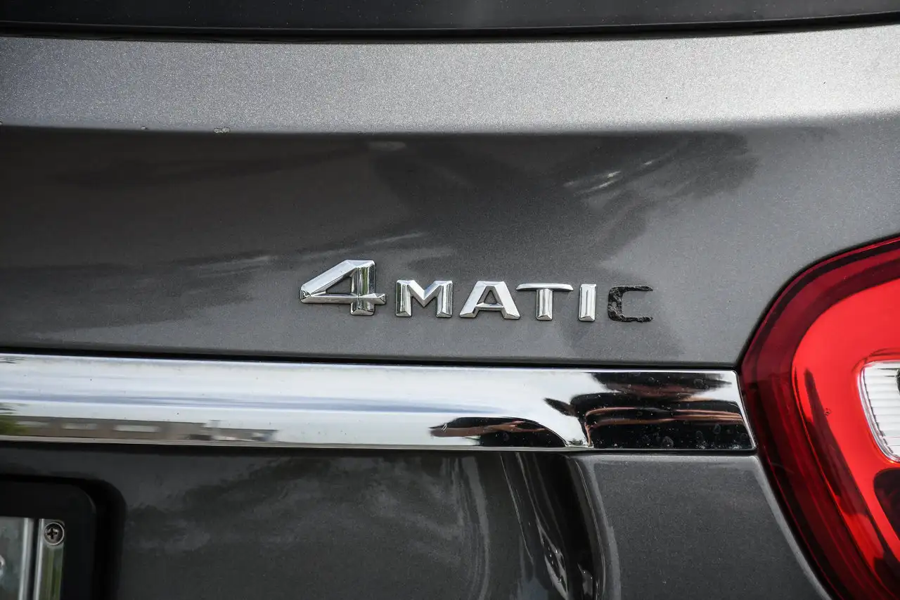 Mercedes-Benz GLA снимка Mercedes-Benz GLA