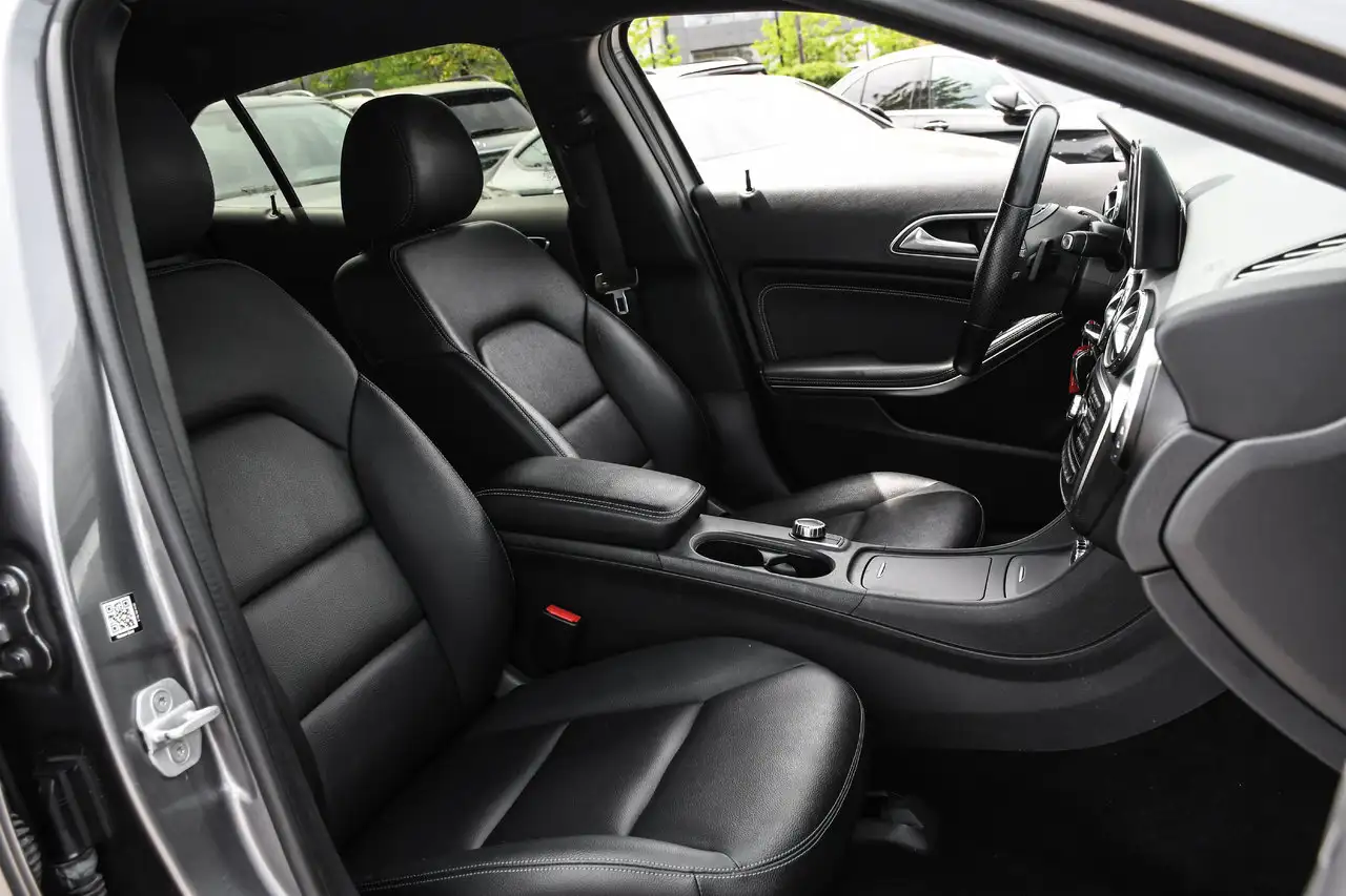 Mercedes-Benz GLA снимка Mercedes-Benz GLA