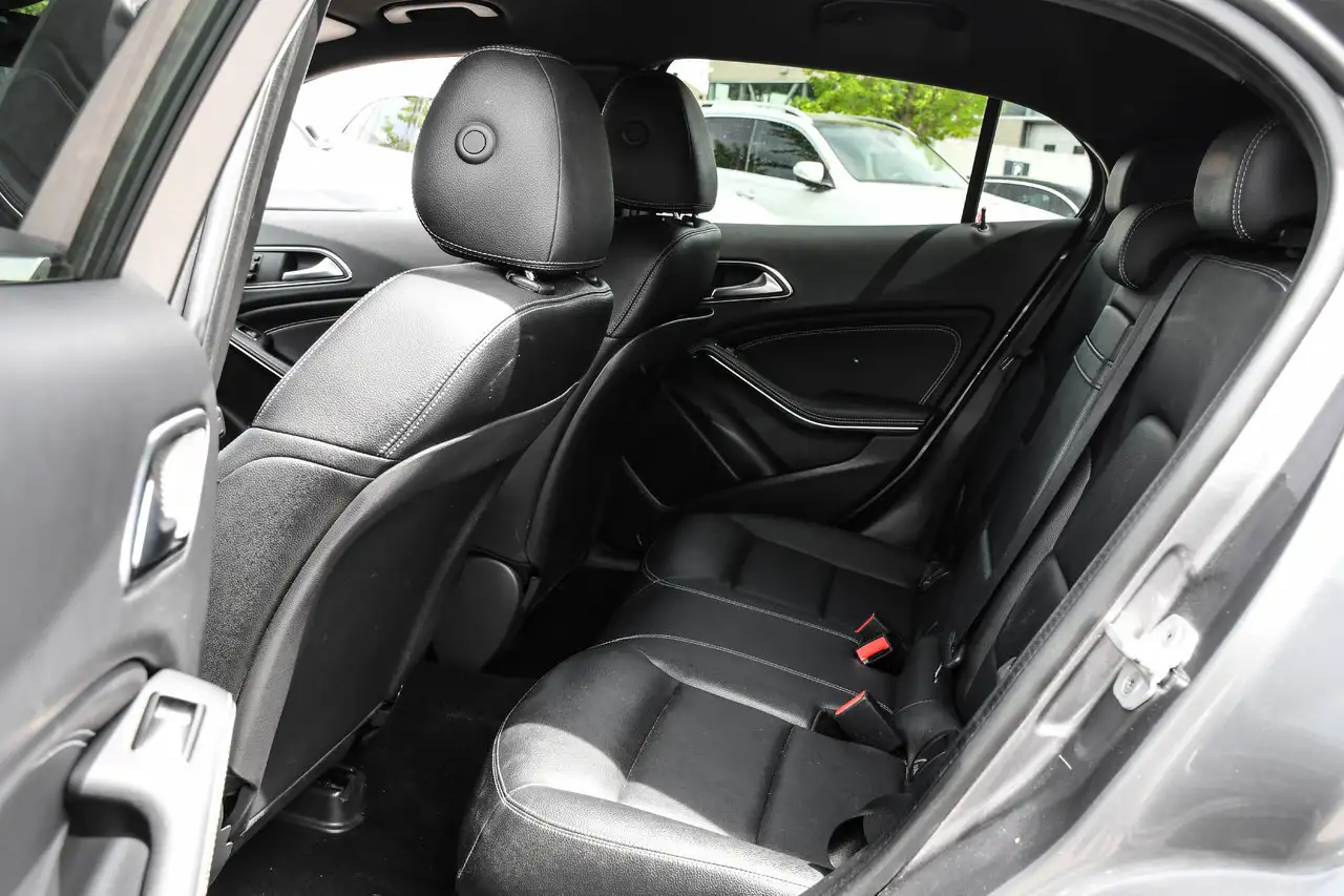 Mercedes-Benz GLA снимка Mercedes-Benz GLA