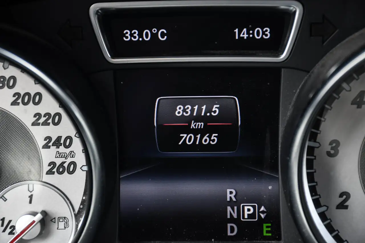 Mercedes-Benz GLA снимка Mercedes-Benz GLA
