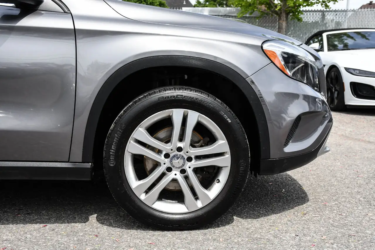 Mercedes-Benz GLA снимка Mercedes-Benz GLA